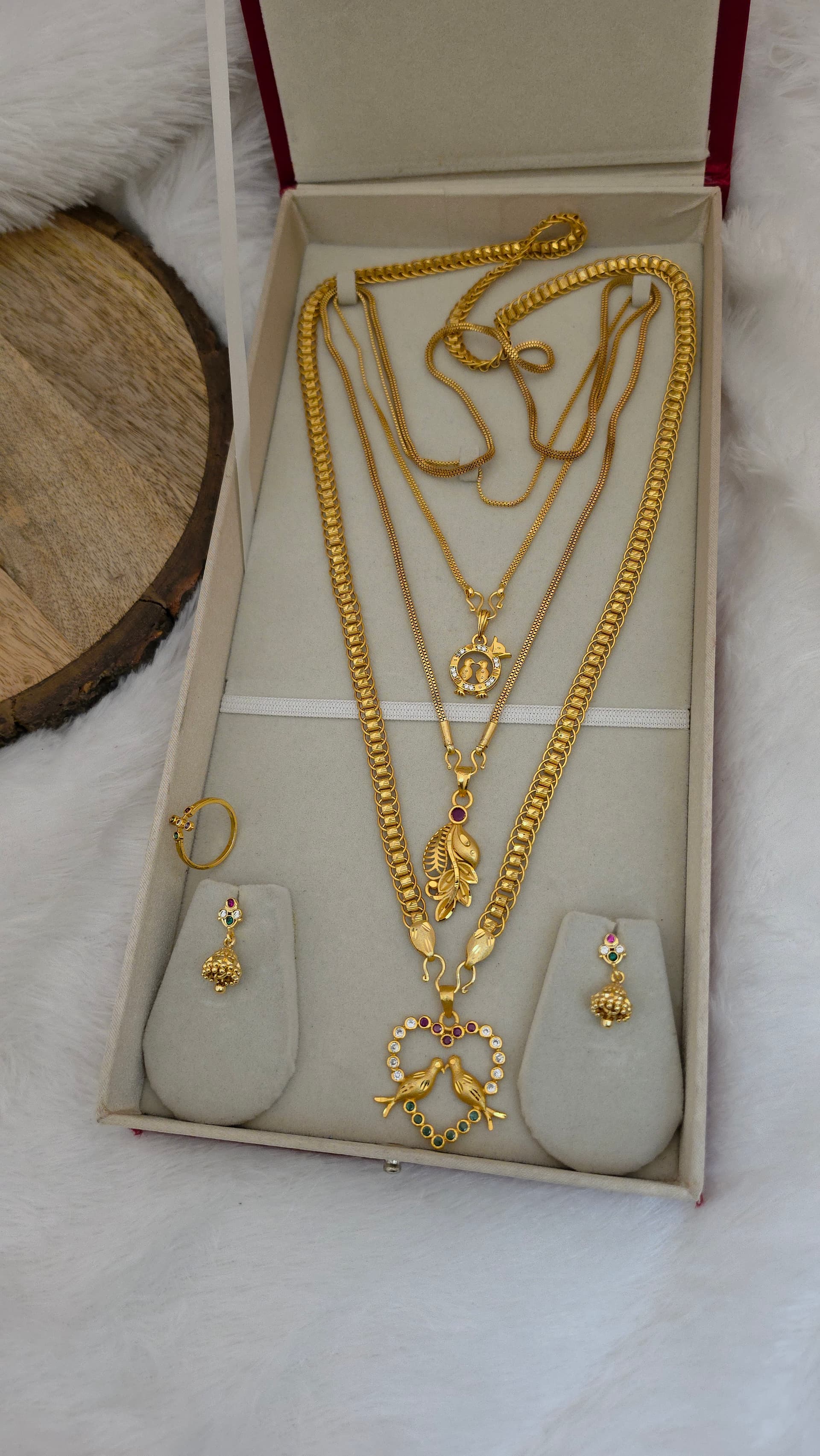  Premium foaming birds combo32 inches dollar chain ,28 inche dollar chain ,18 inches dollar chain,1 jhumka ,1 ring ,1 bracelet