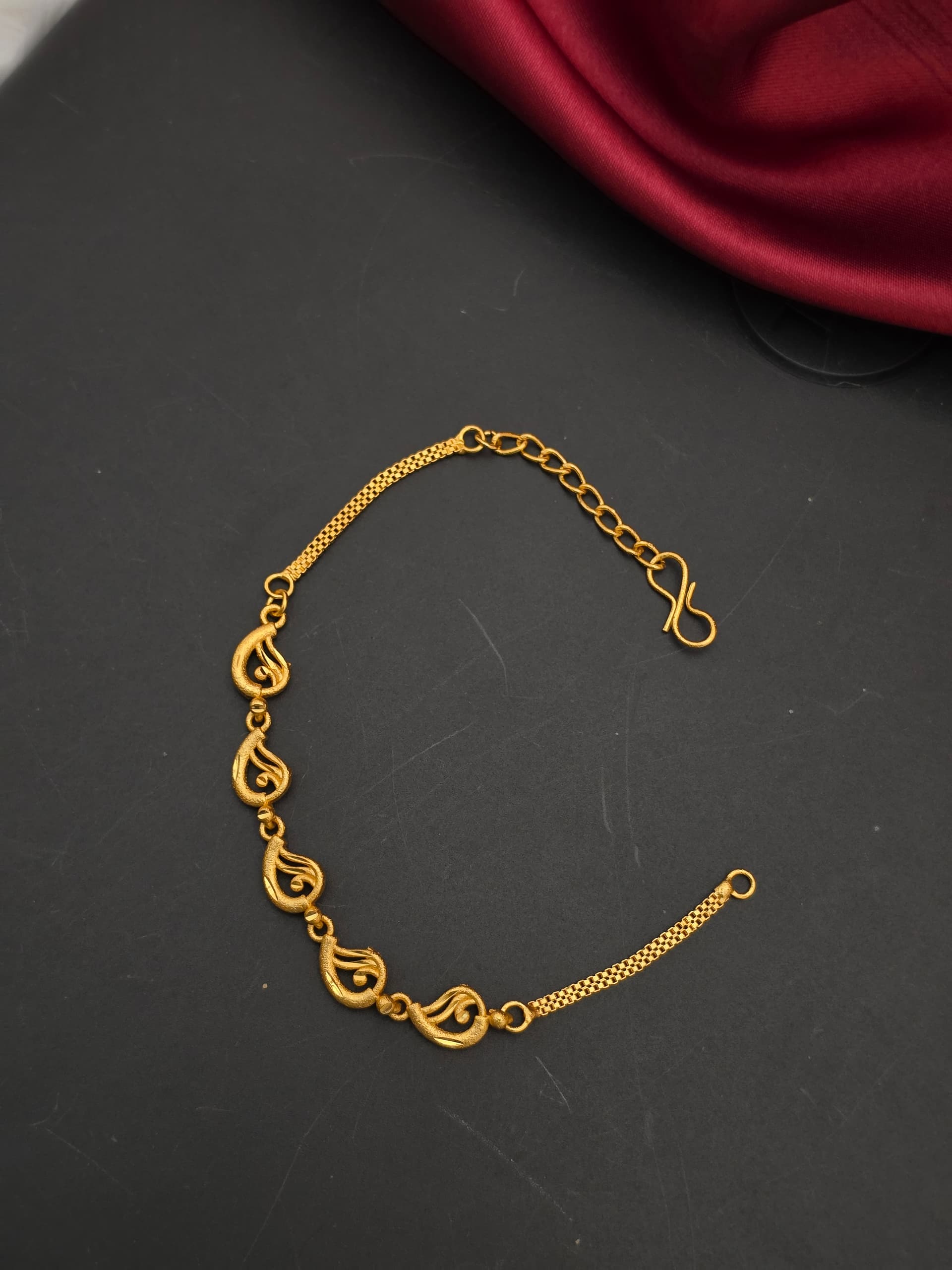Premium foaming 1 day offer bracelet