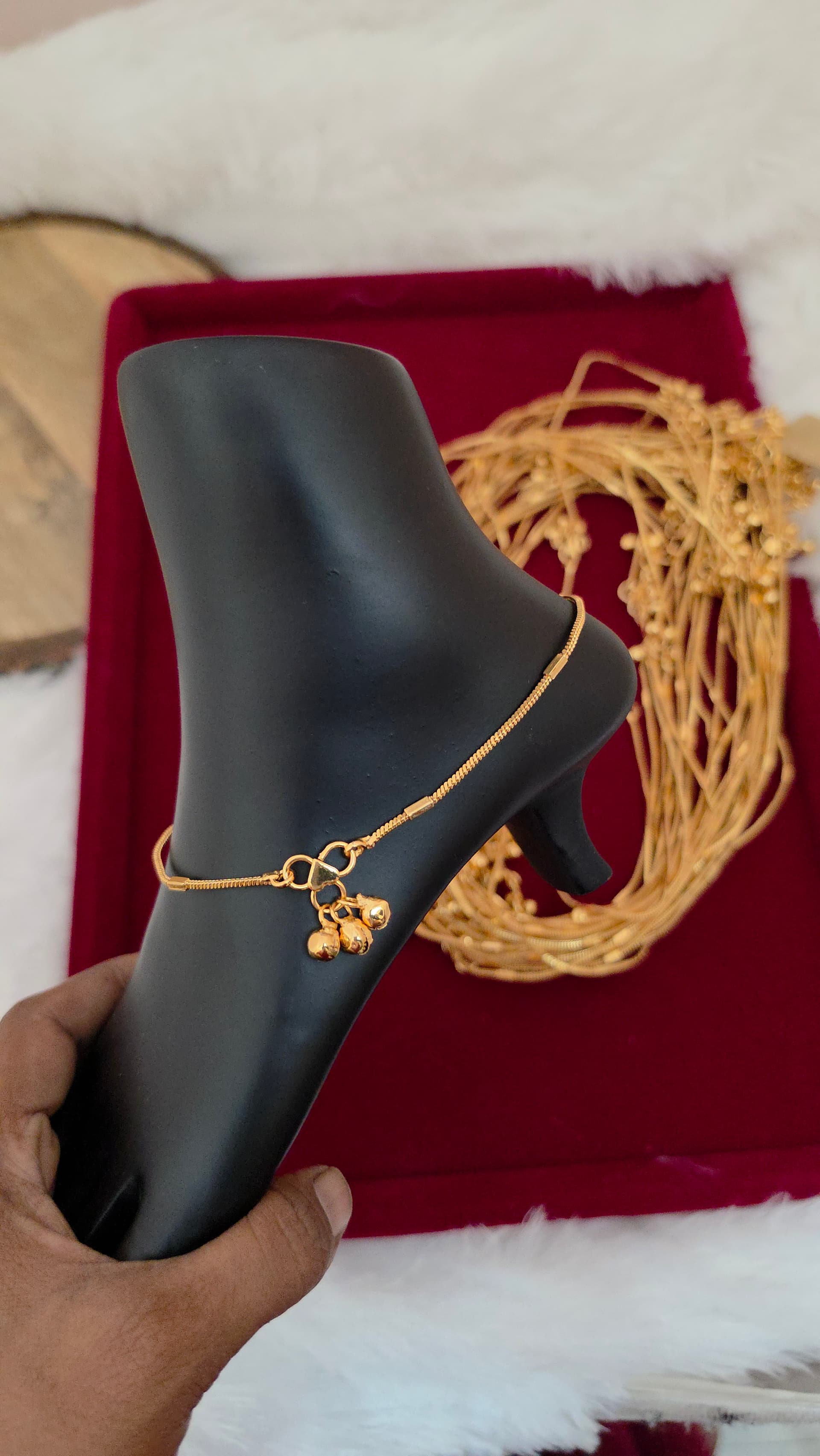 Premium foaming sounding anklets