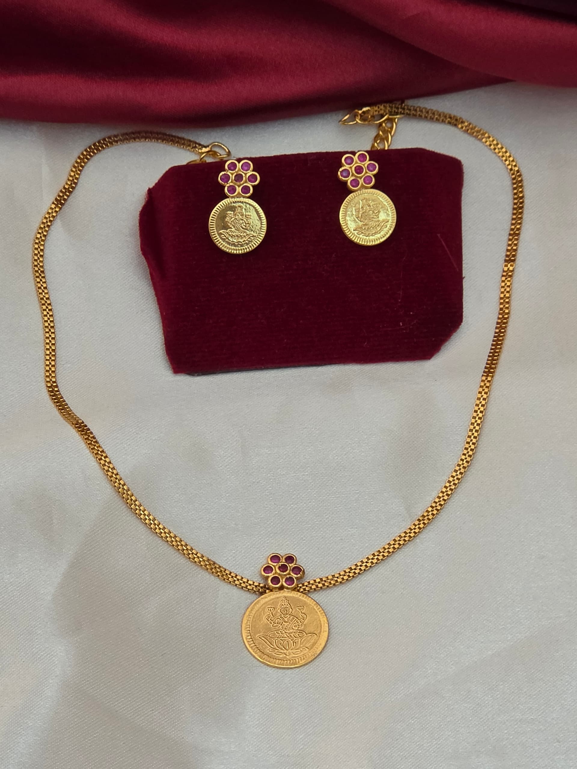 Premium foaming ad stone lakshmi  coin necklace