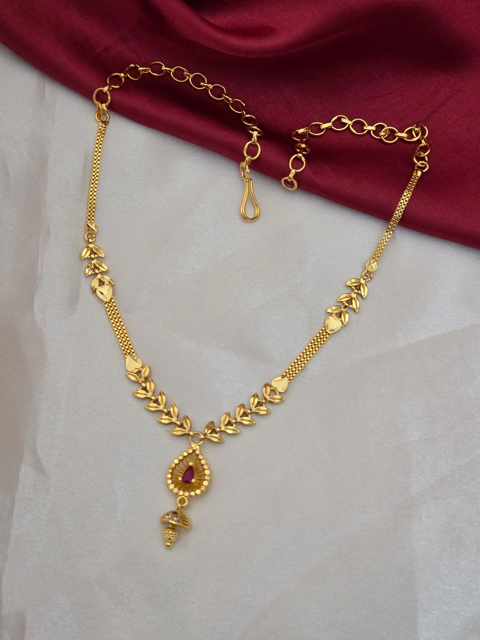Premium foaming  ad  stone necklace