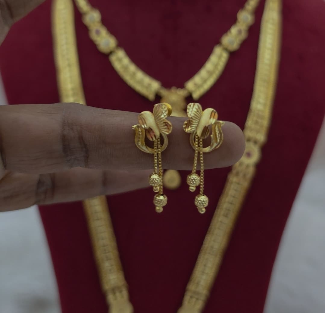 Premium foaming peacock  chain drops earing