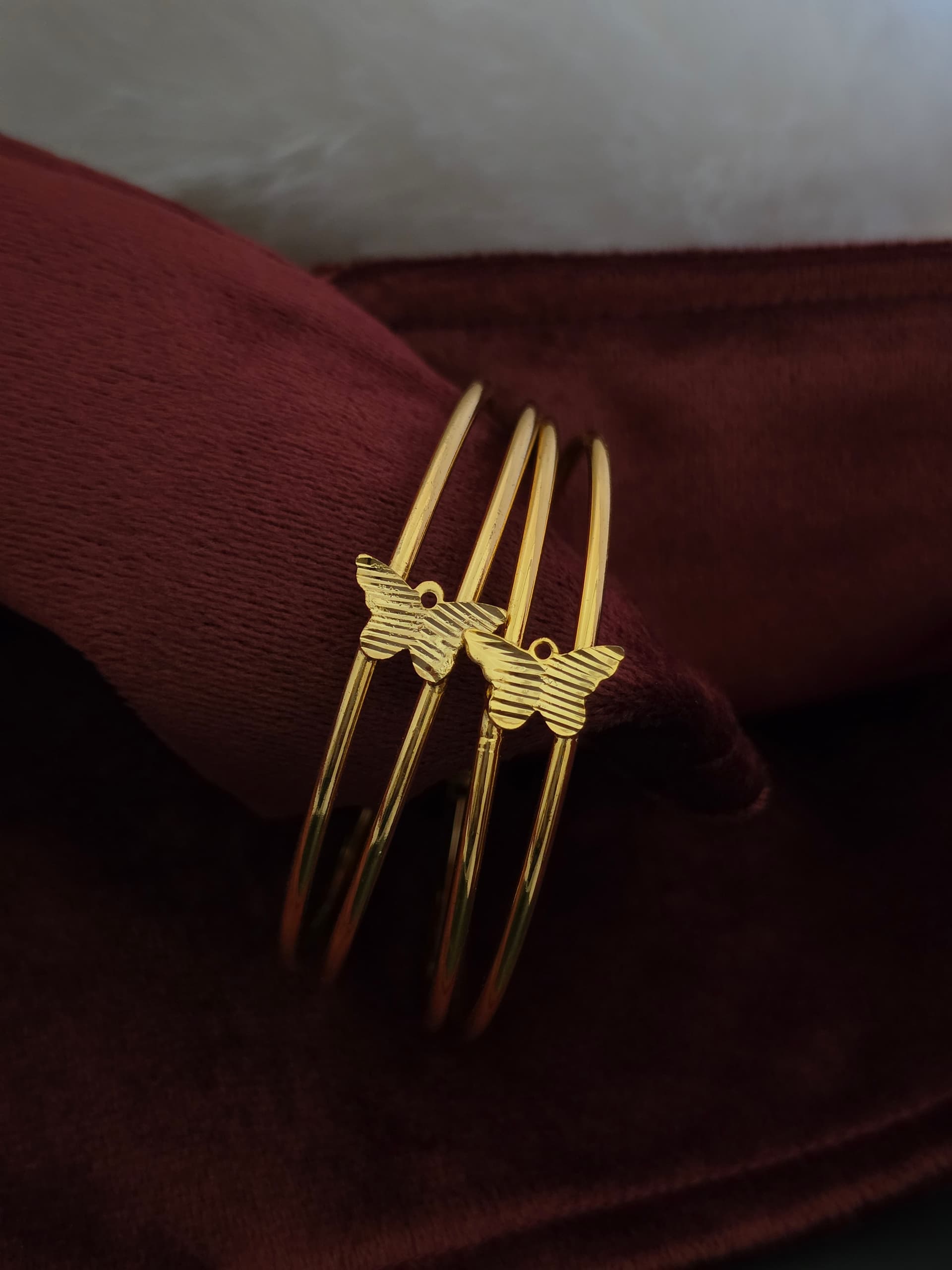 Premium foaming butterfly bangle 