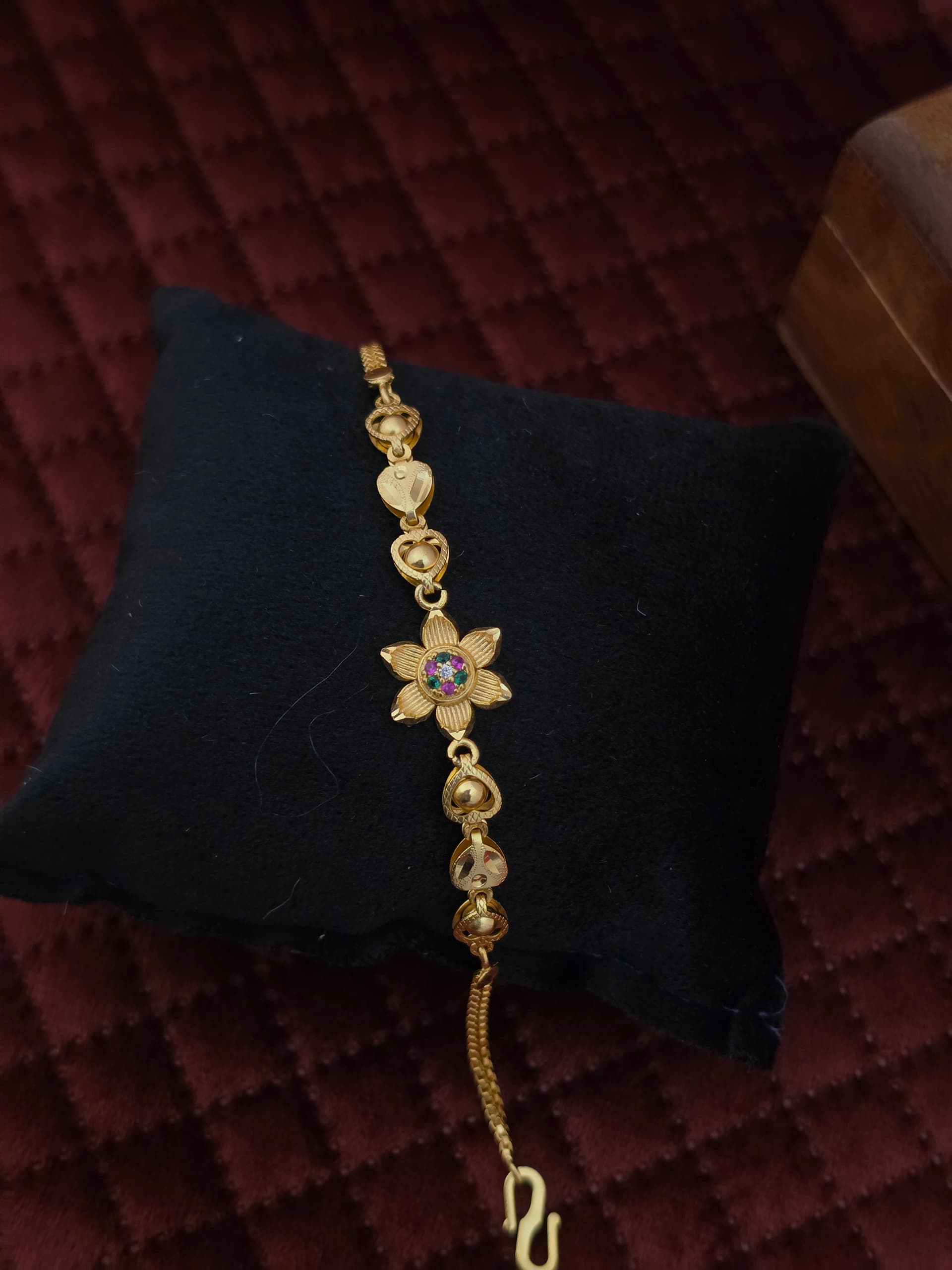  Premium foaming ad stone flower bracelet