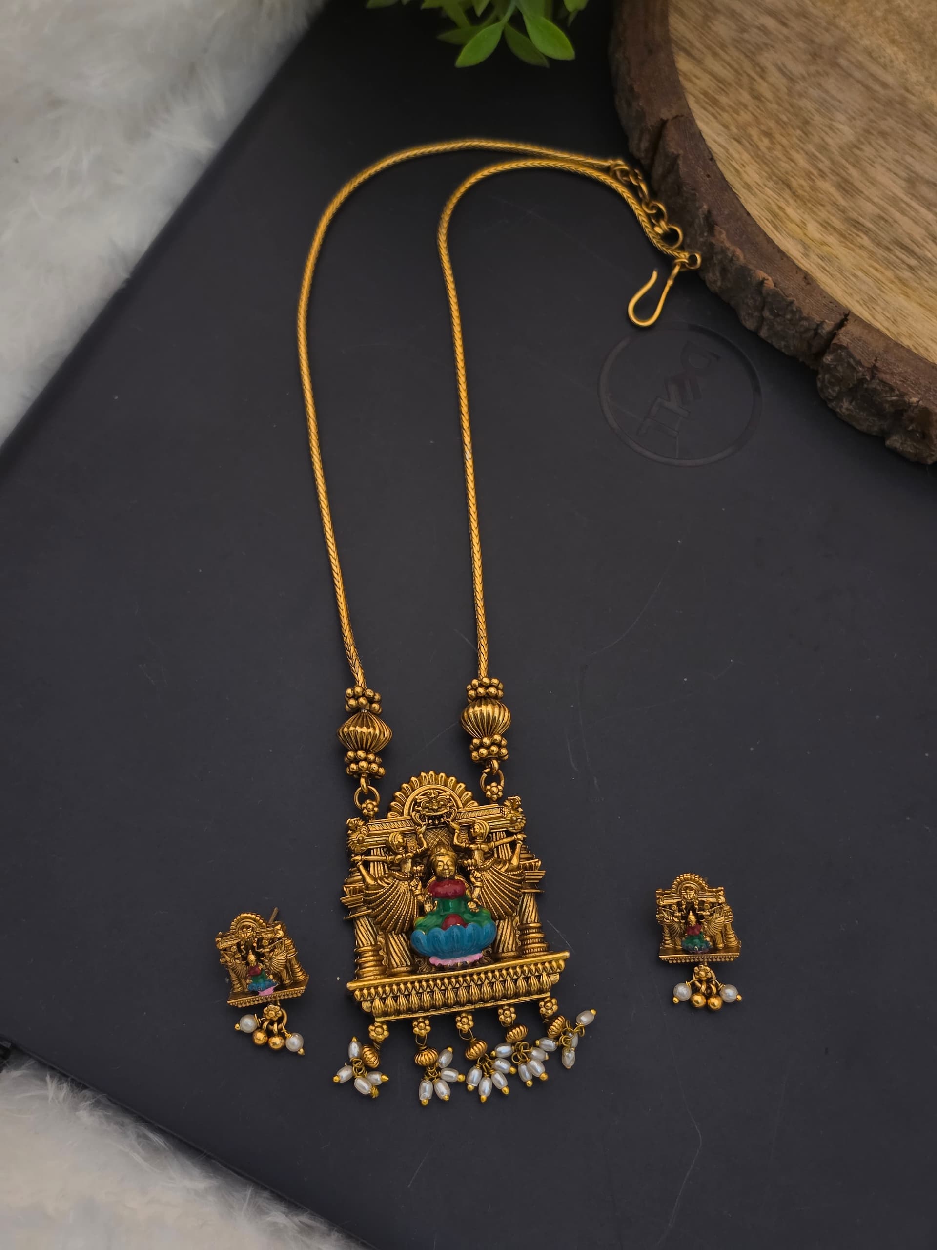 Premium matt meenakari haram with earings