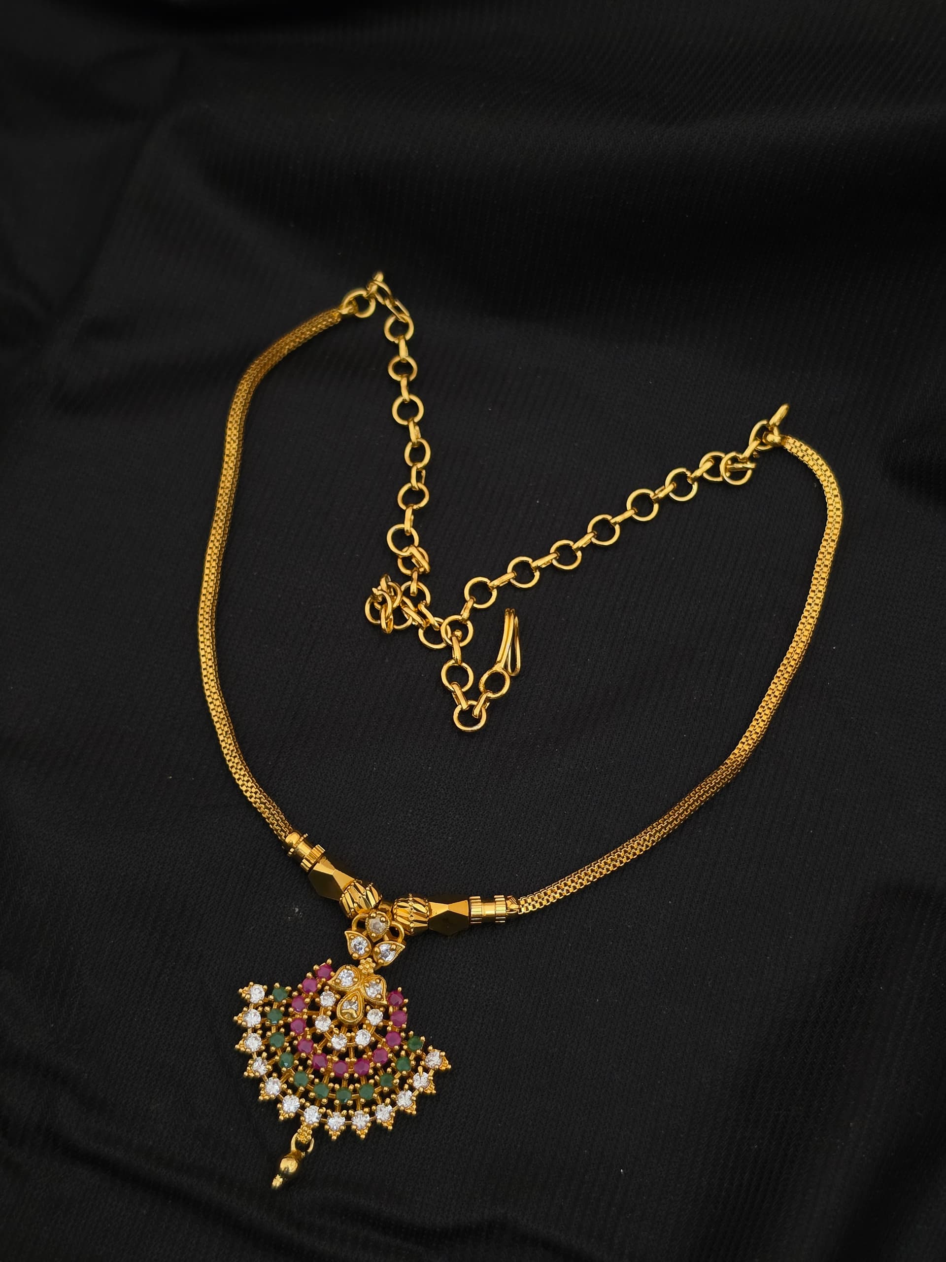 Premium foaming ad  stone necklace