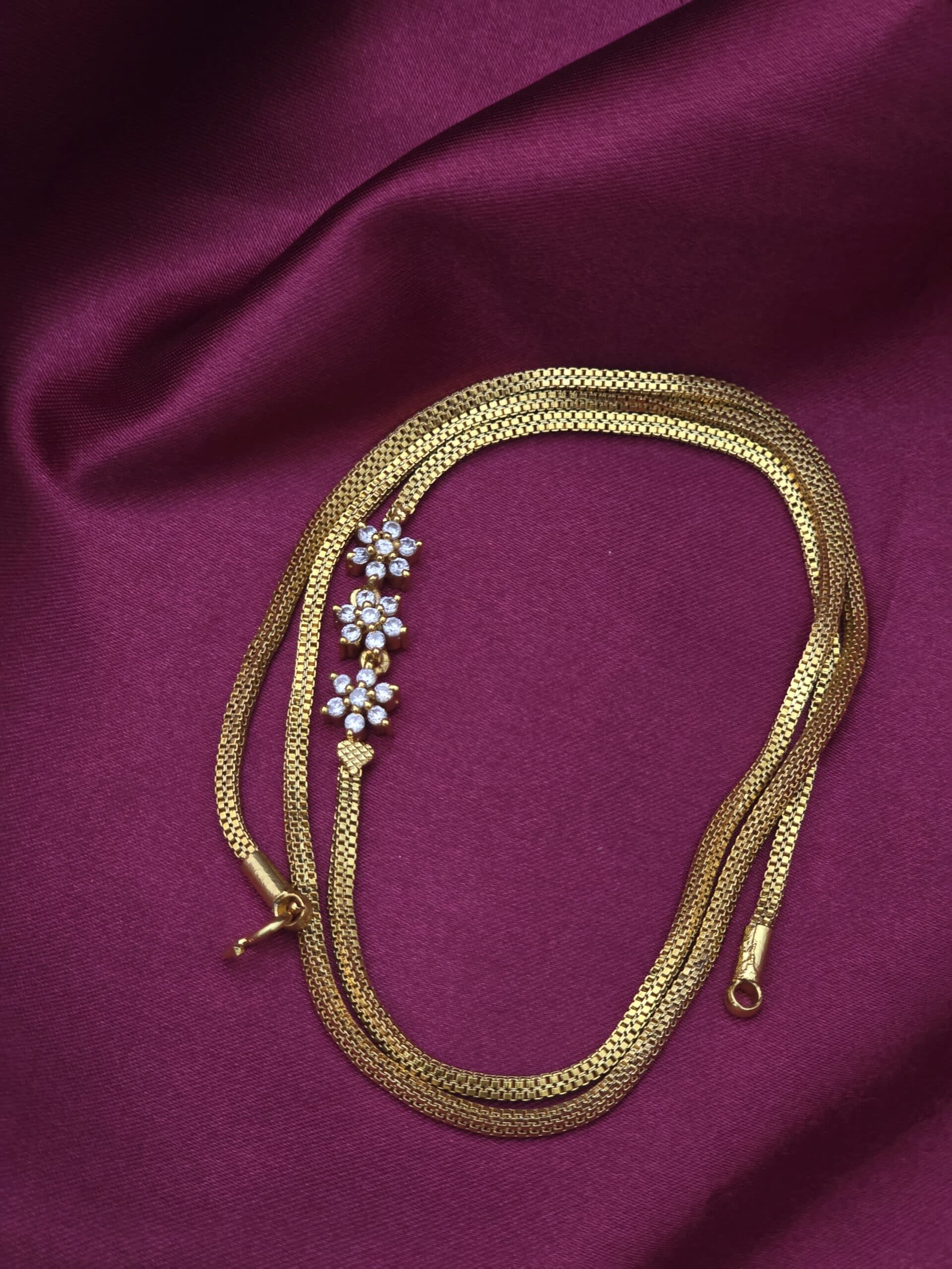Ad star diamond look mugappu chain