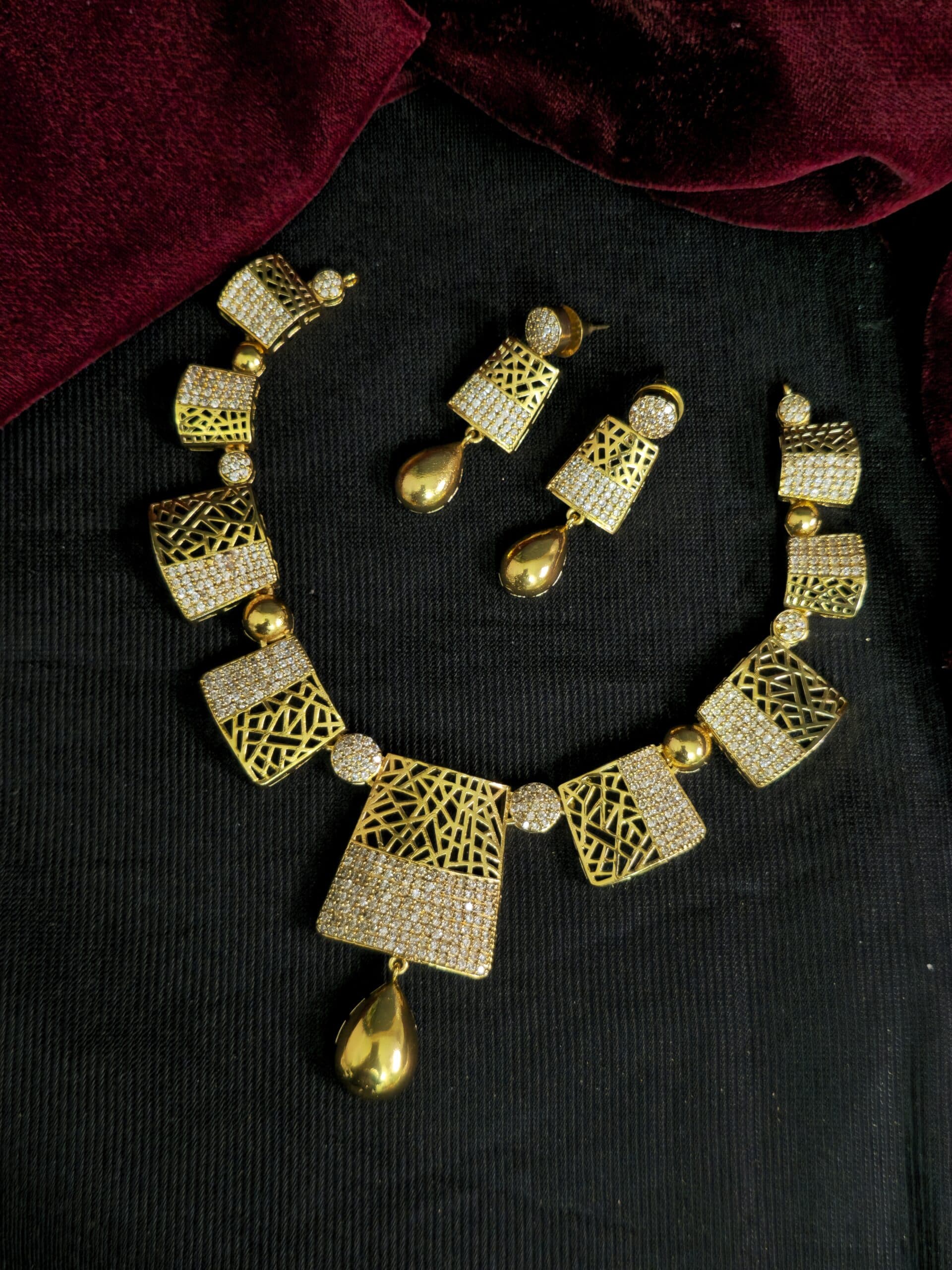 Premium quality ad necklace Occasional Wear