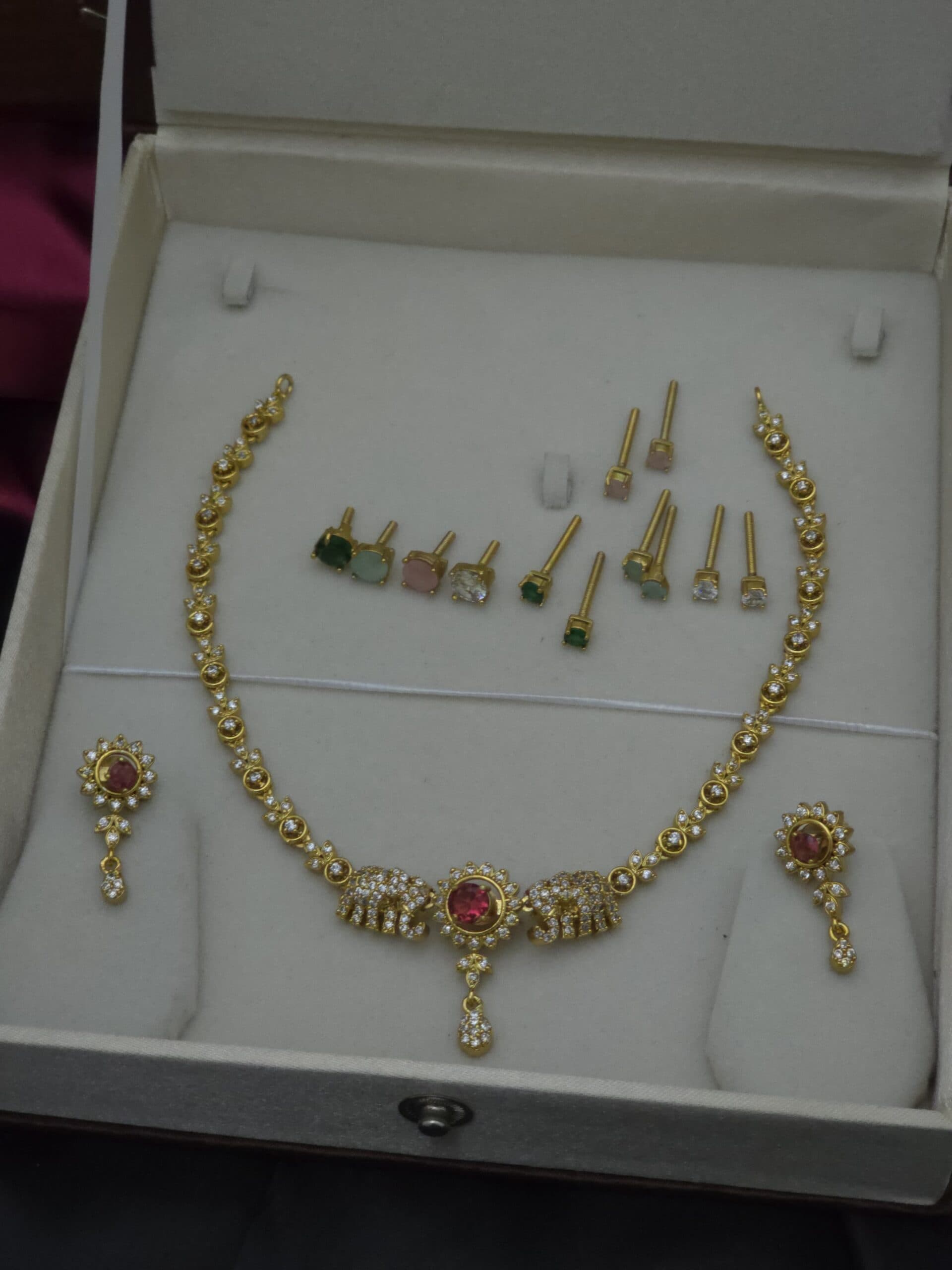 Premium Matt ad diamond look changeabke necklace