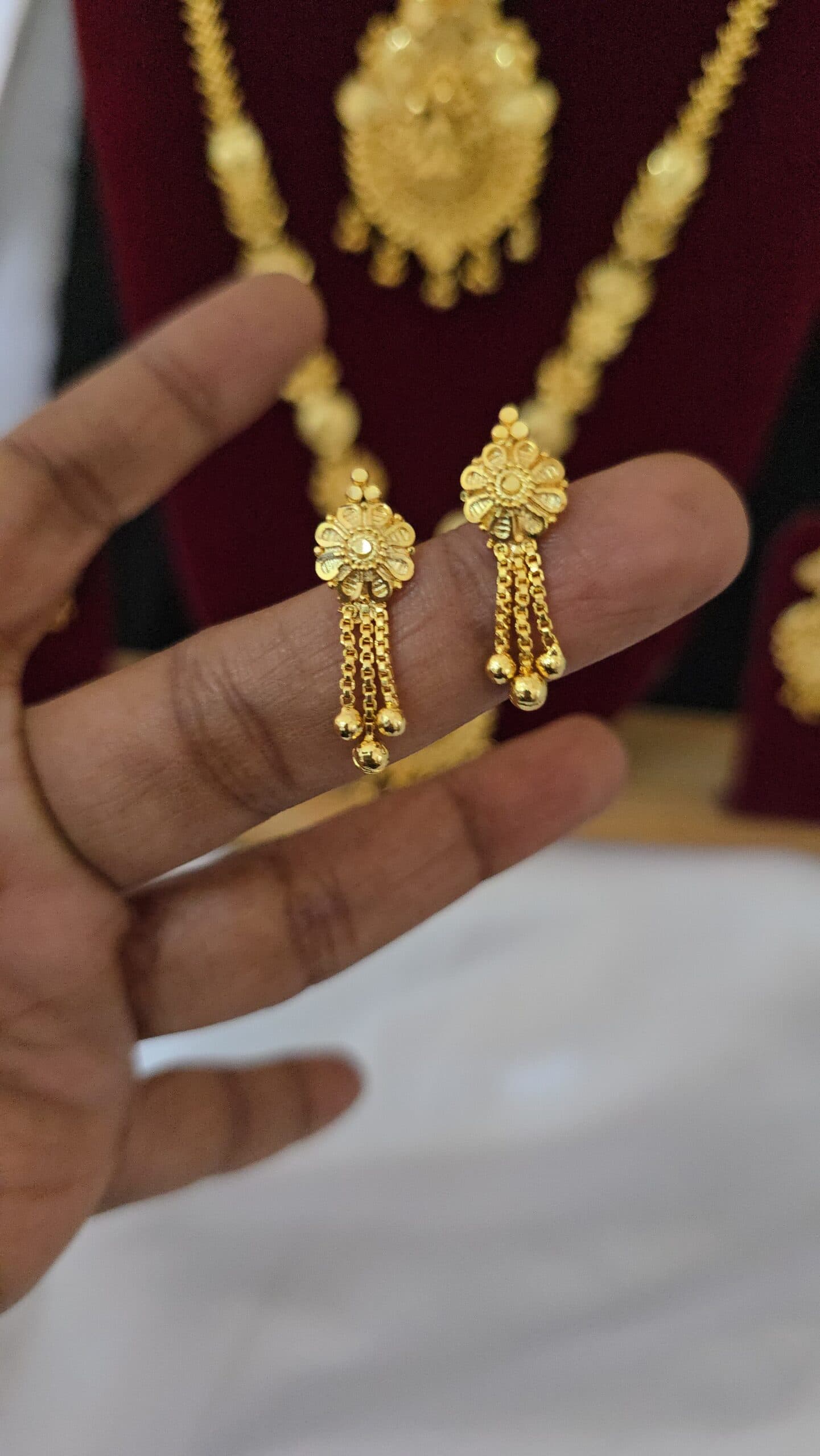Foaming chain drops earing