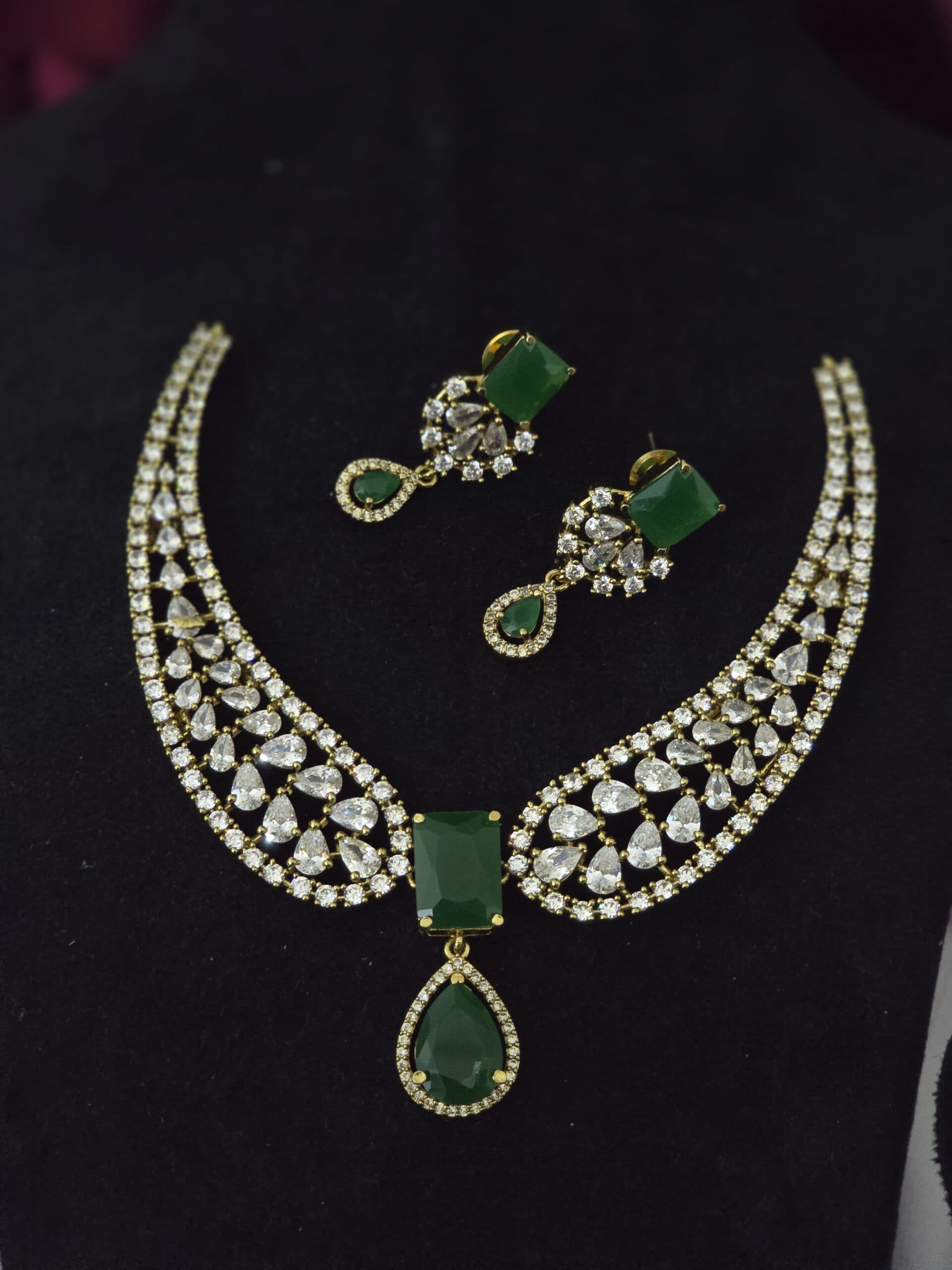 Premium Celebrity inspired emerald necklace