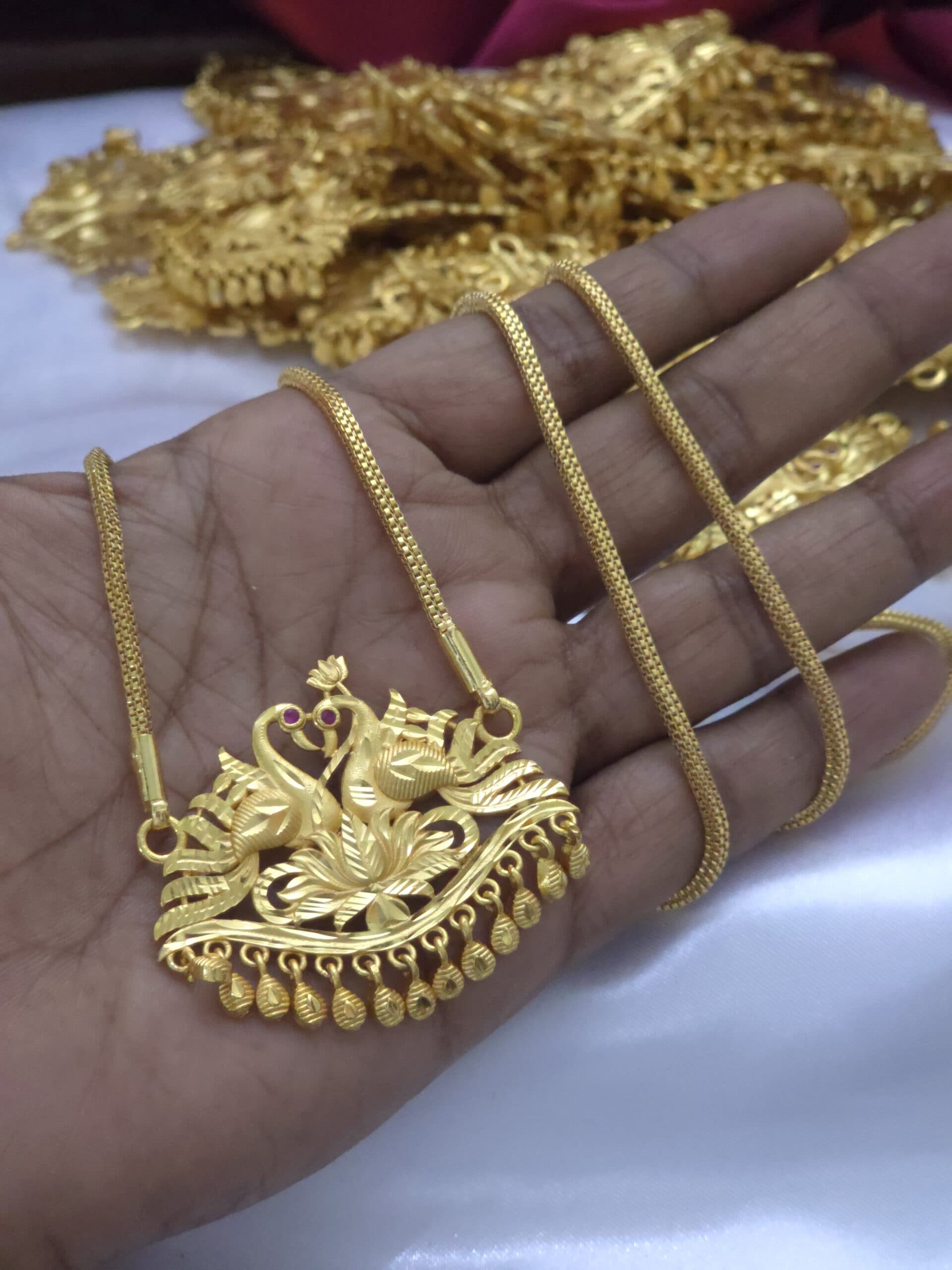 Foaming dollar chain