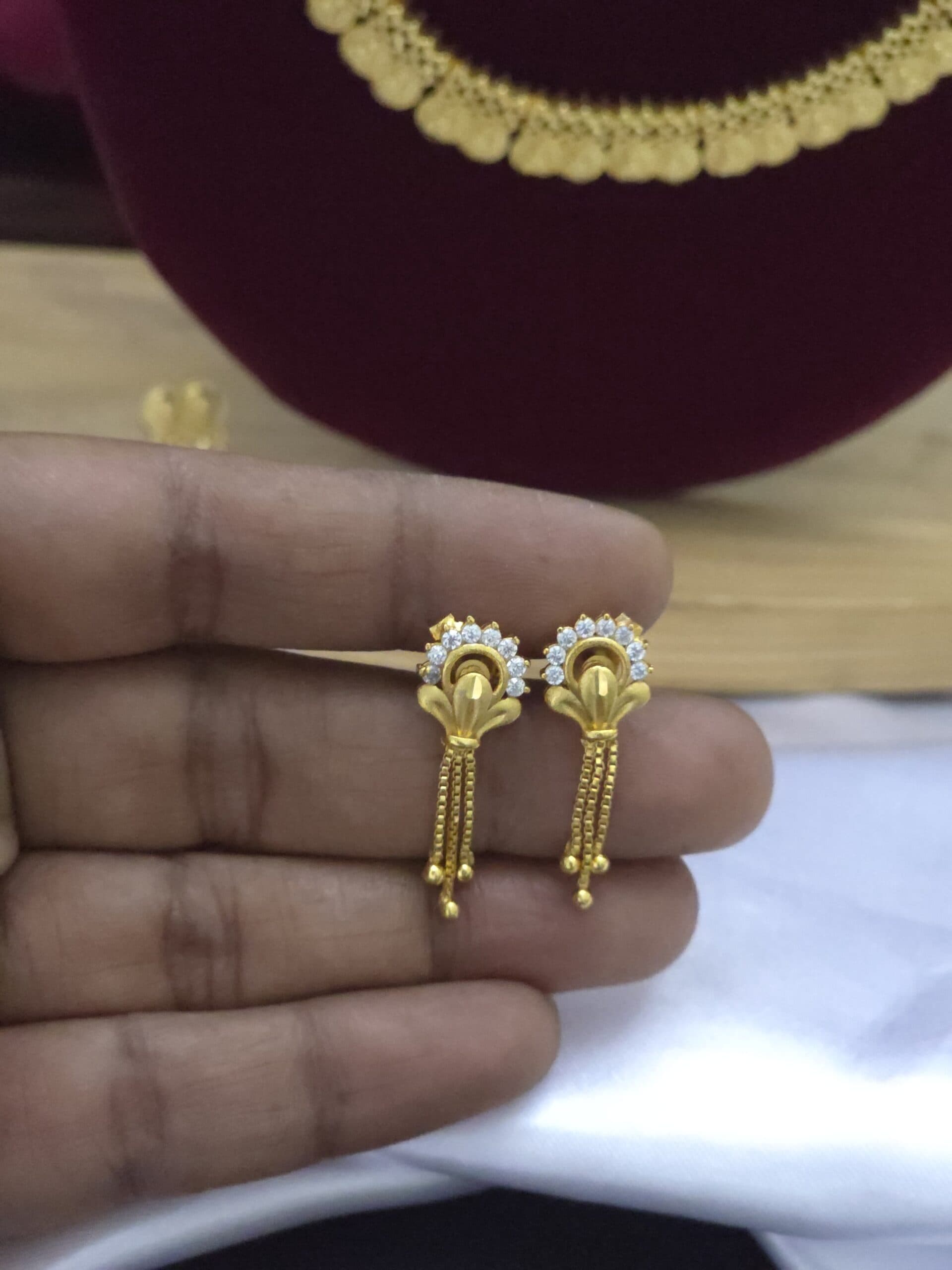 Stone chain drops earing