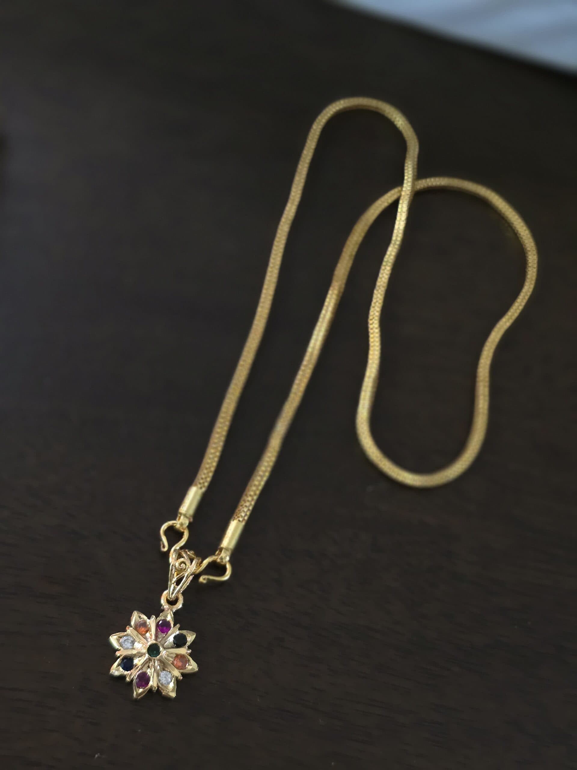 Navarathna 18 inches dollar chain