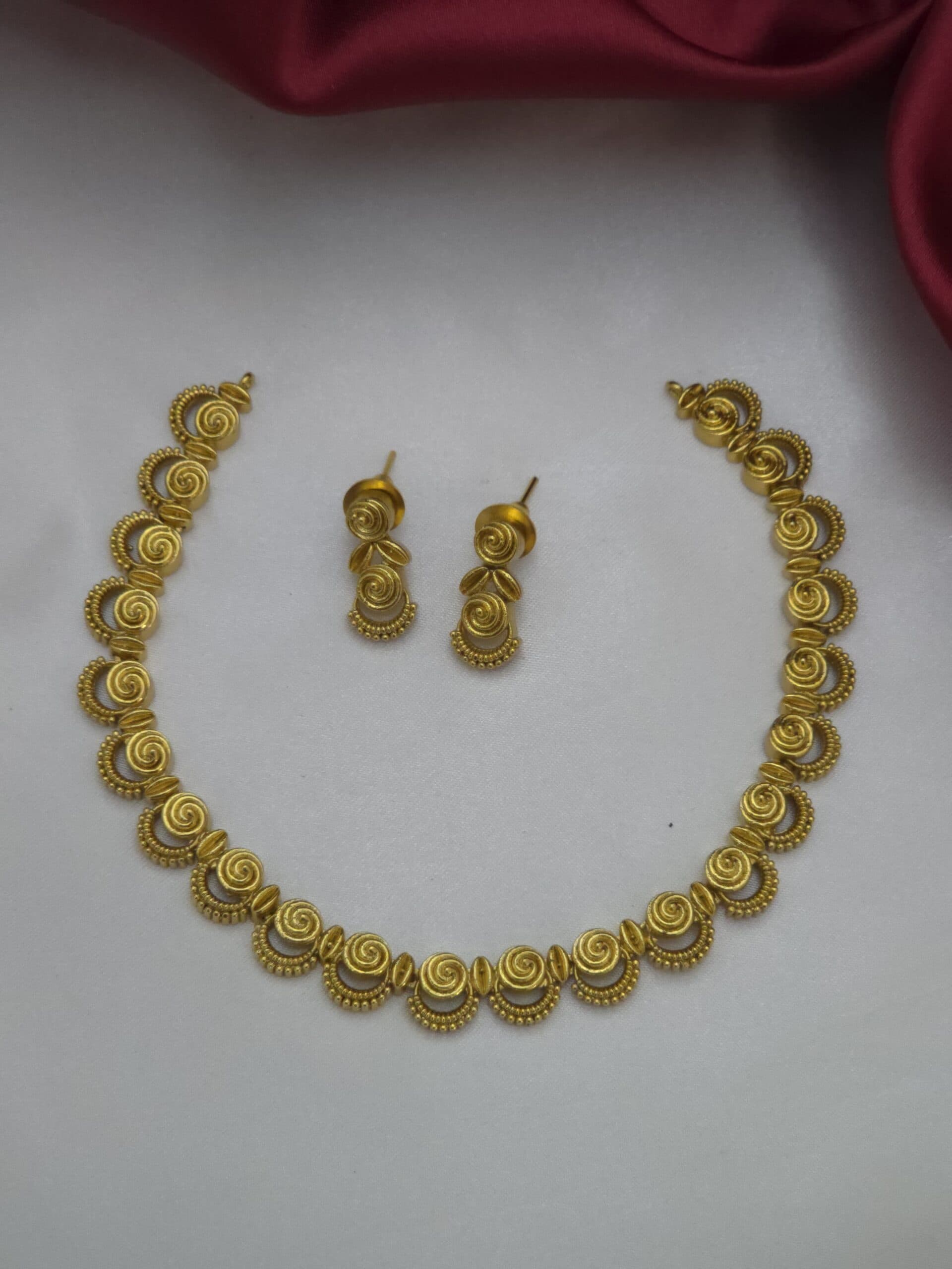 Premium matt necklace