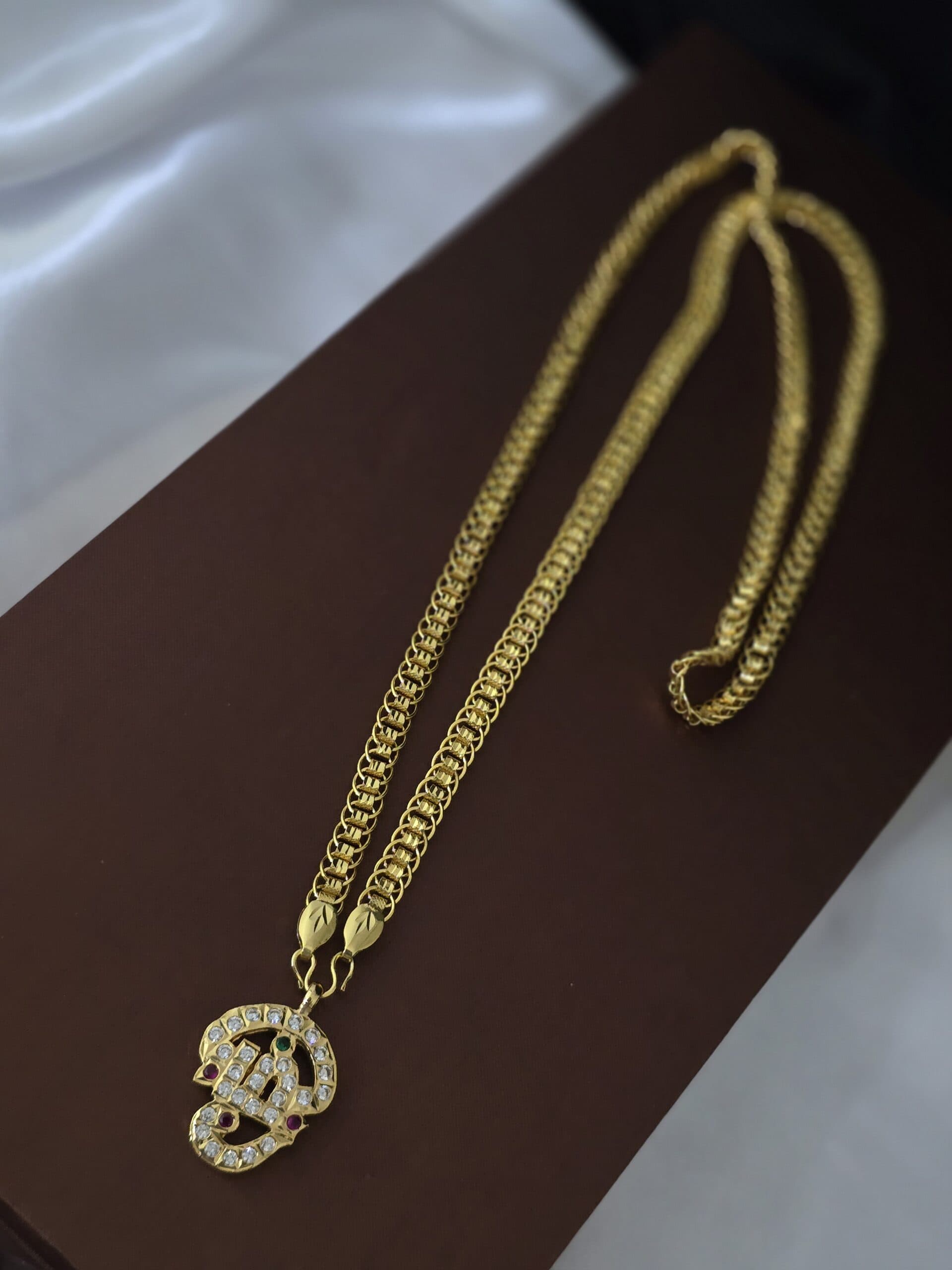32 inches impon om dollar chain