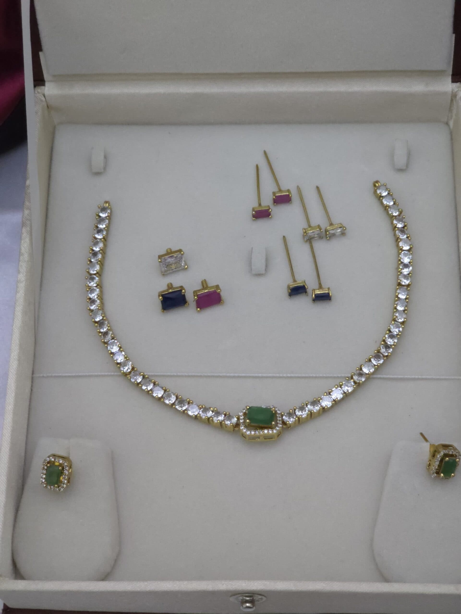 Premium changeable necklace