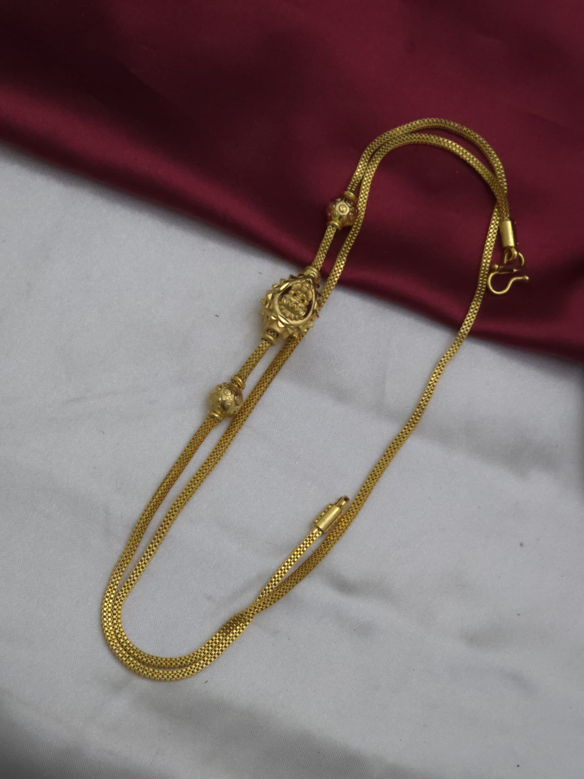 Premium foaming reversible lakshmi mugappu chain comes 26 inches