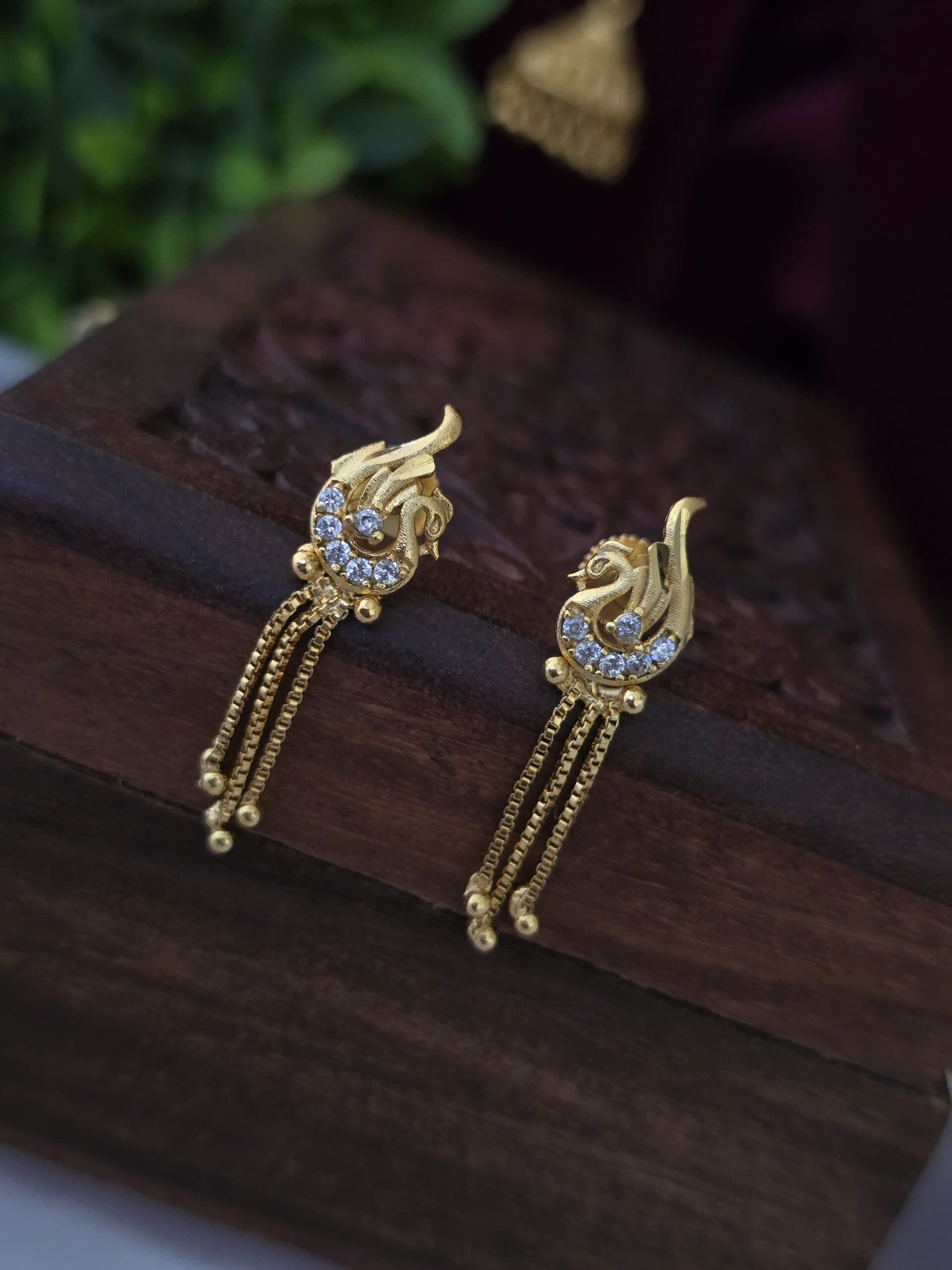 Foaming chain drops ad earing