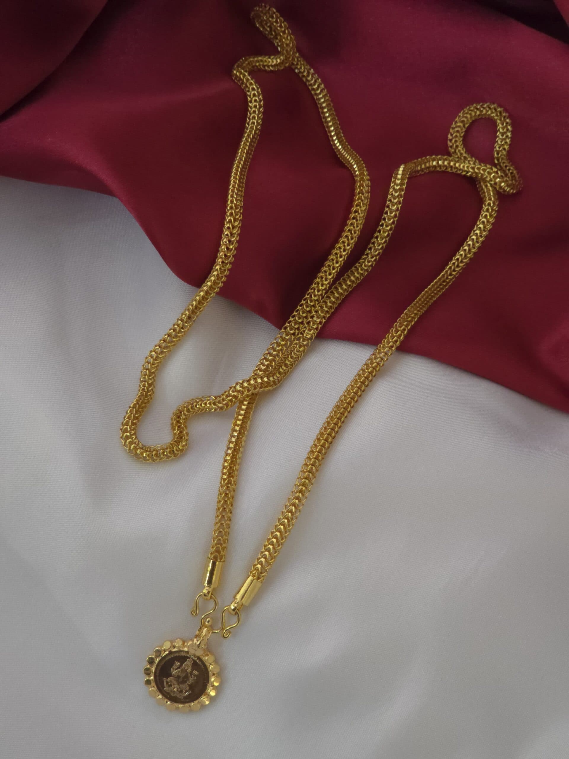 32 inches foaming dollar chain comes lakshmi pendant