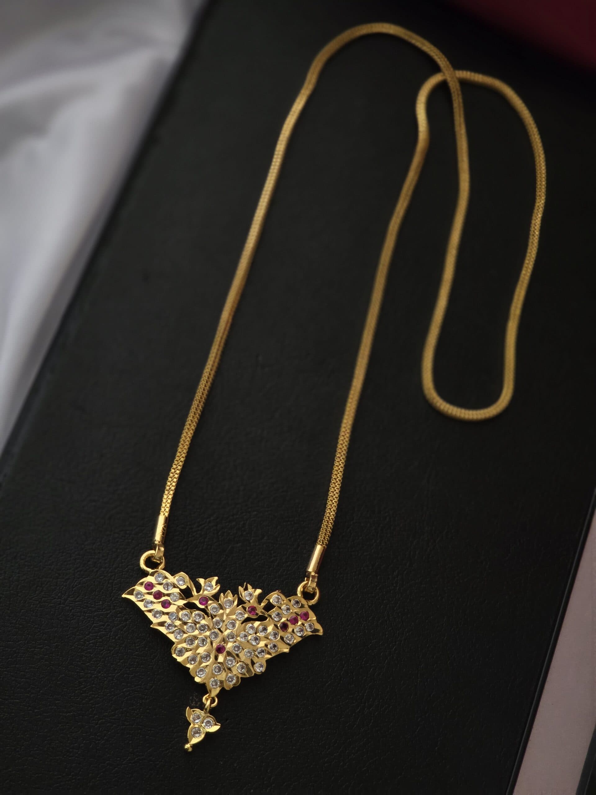 Premium foaming 28 inches impon peacock simple dollar chain