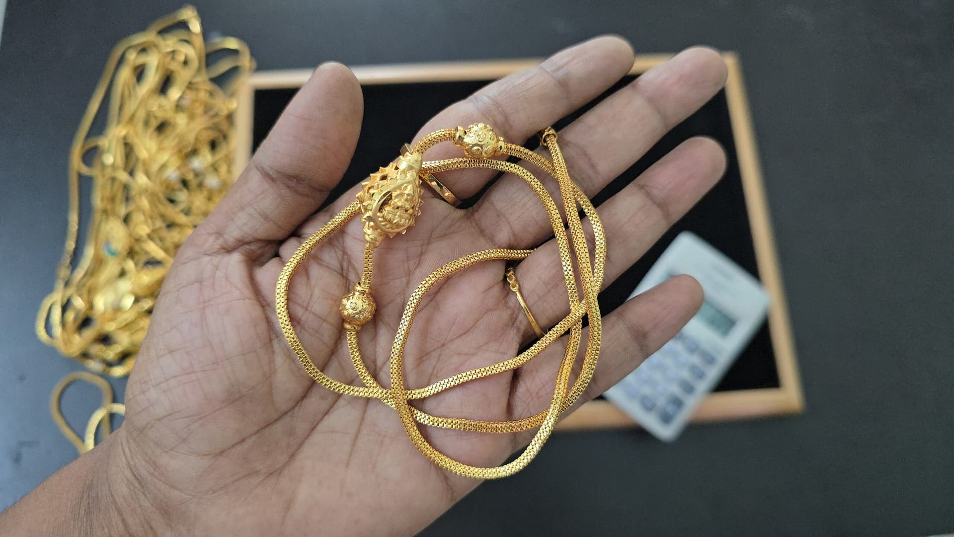 Foaming Lakshmi Mugappu Chain