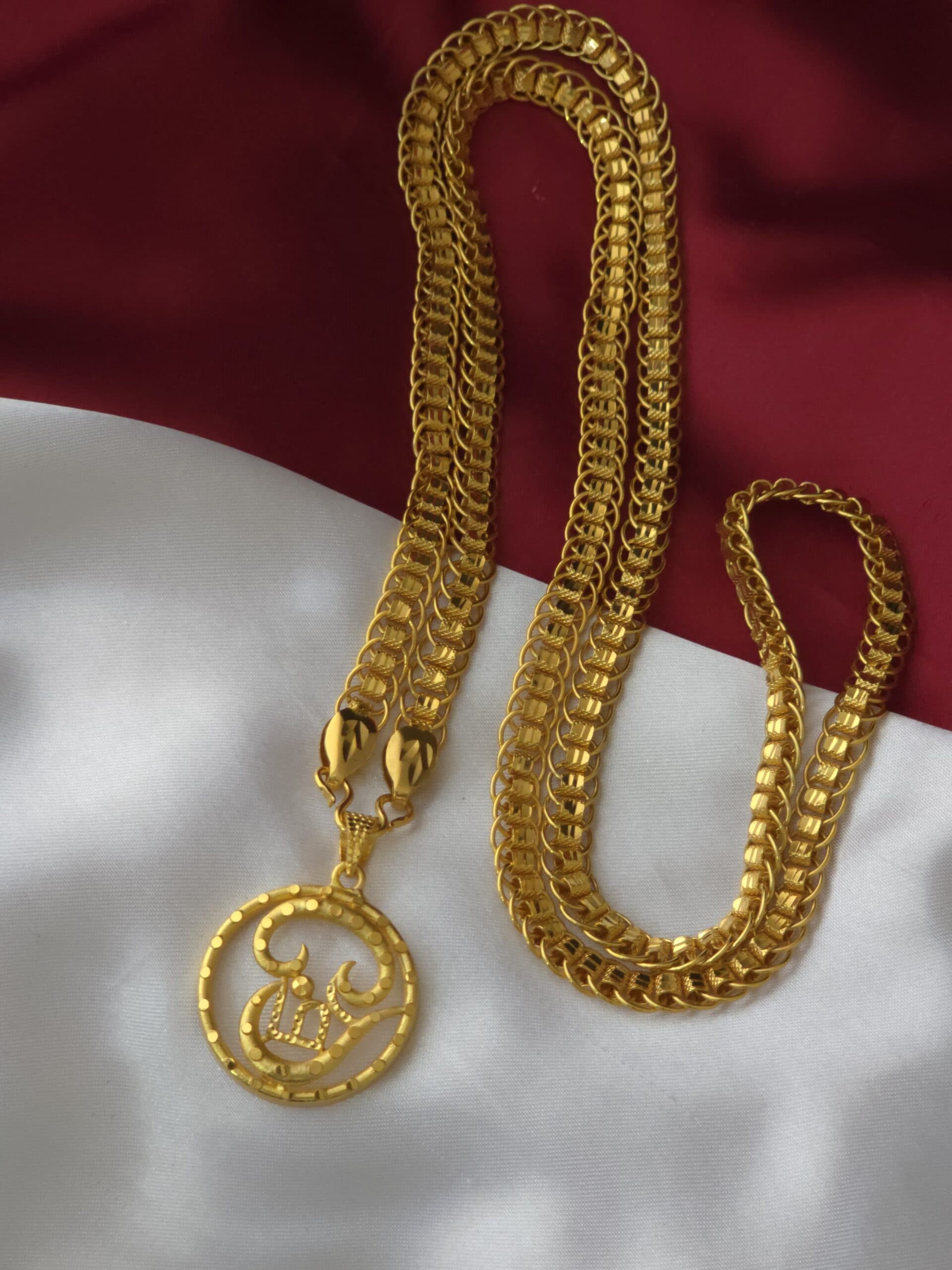 Premium foaming 32 inches om dollar comes ring chain