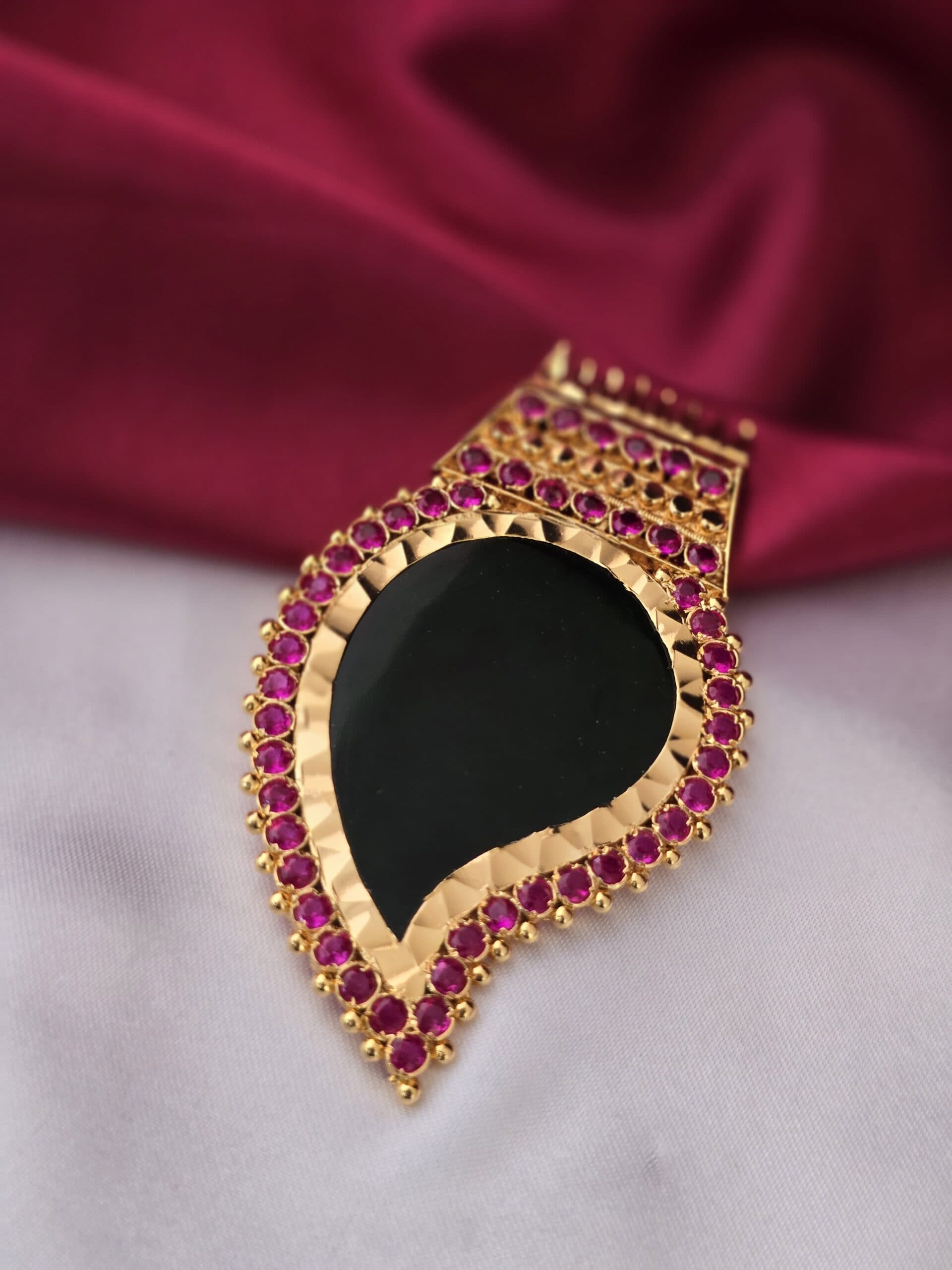 Premium big palaka locket with ruby stone