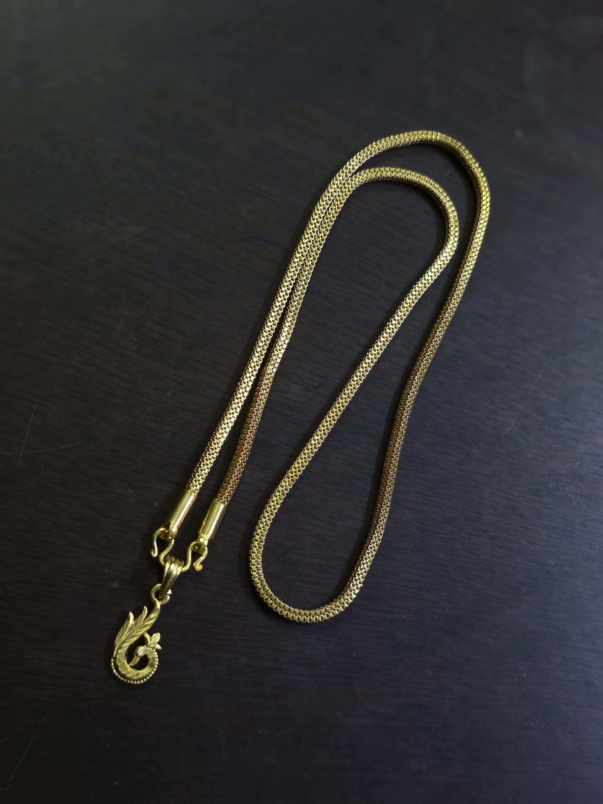 Premium 18 inches peacock dollar chain
