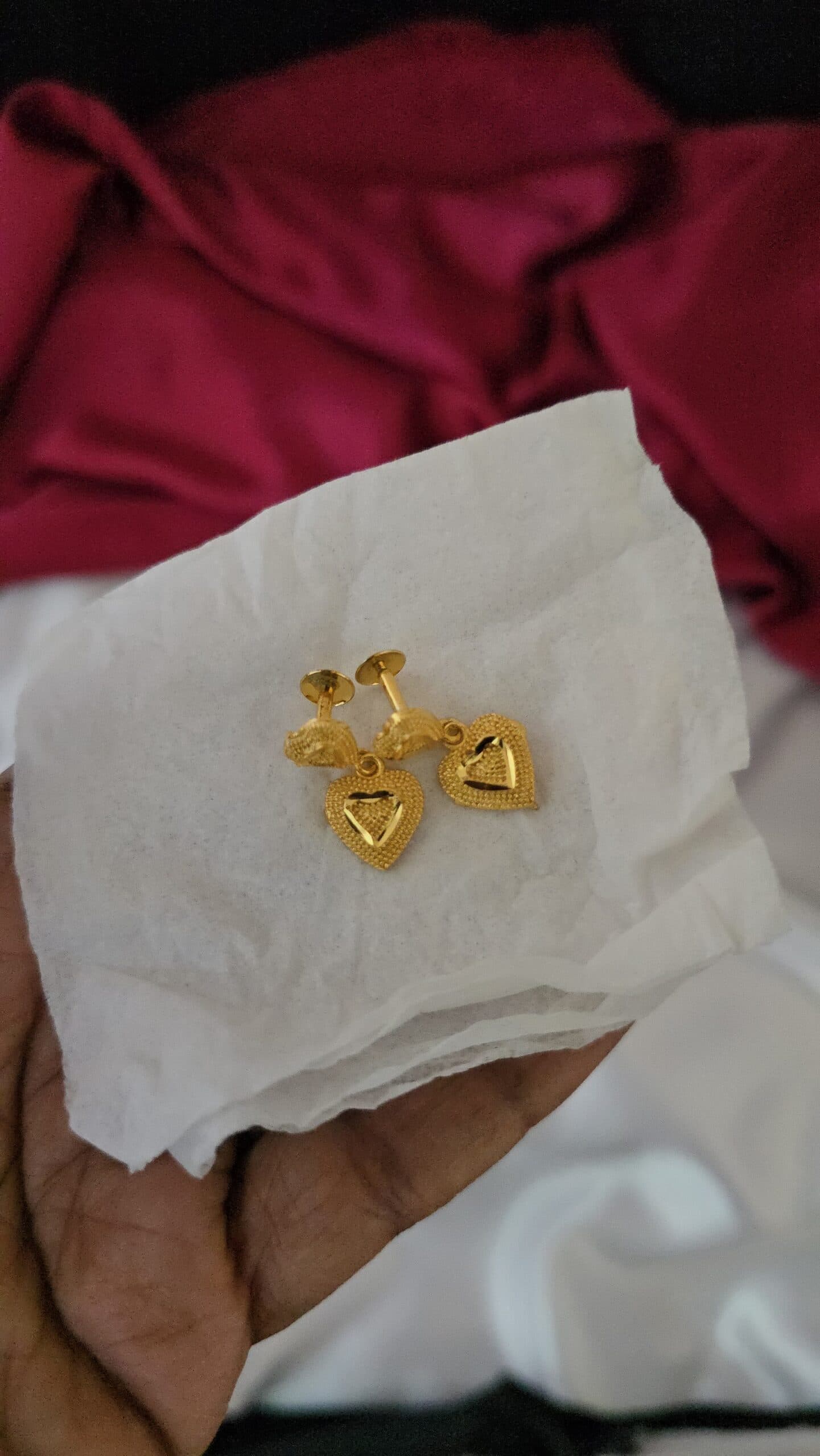 Premium foaming heart earing