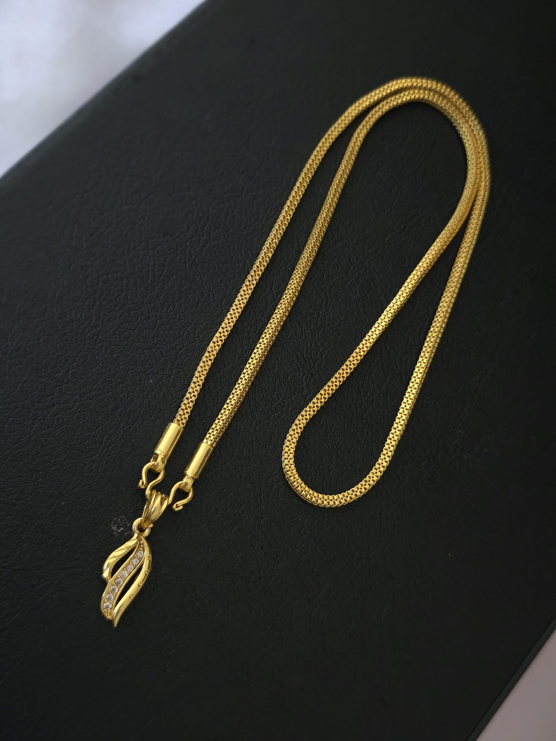 Premium 18 inches ad v type white dollar chain
