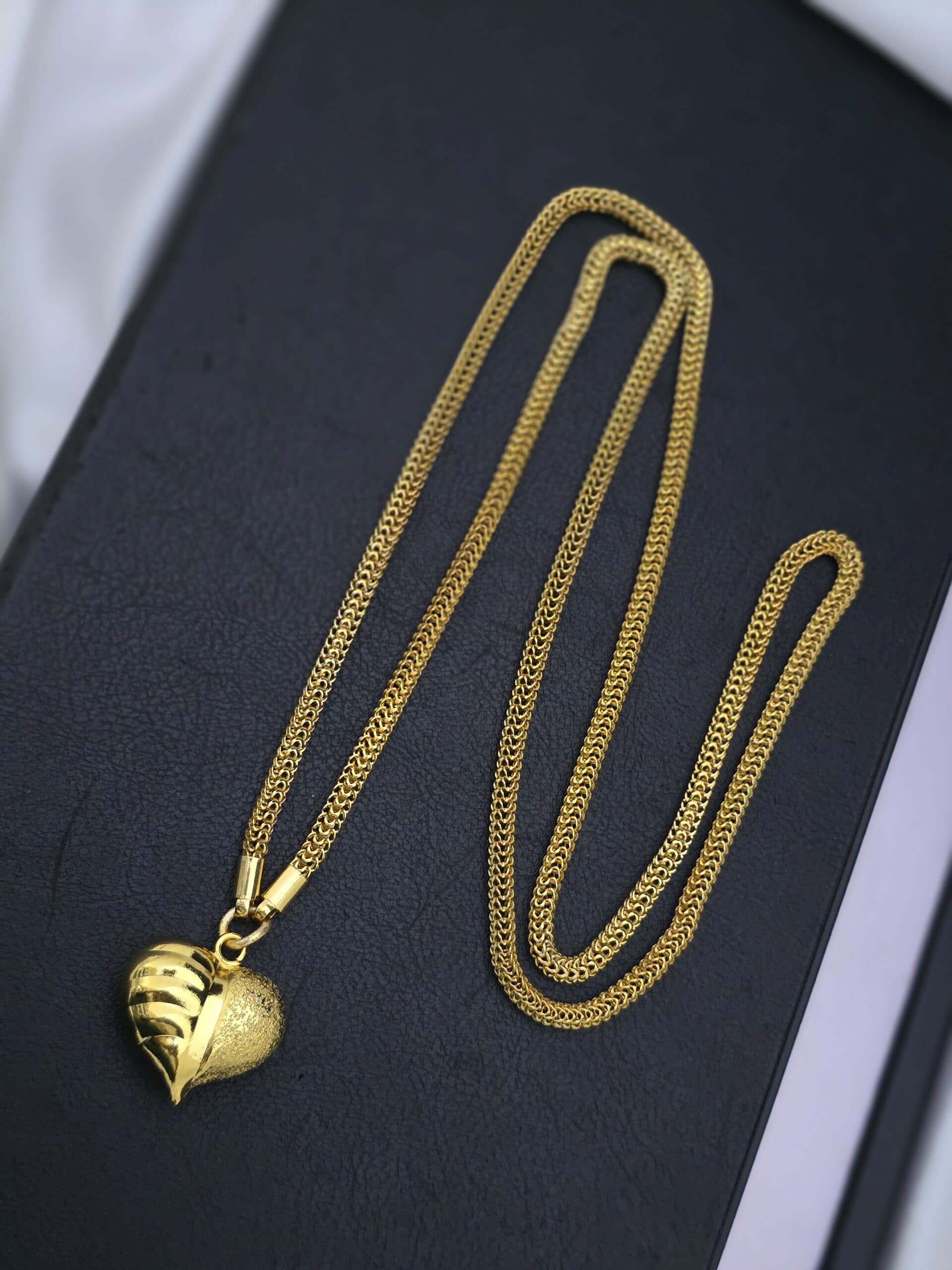 Premium foaming 32 inches heart dollar chain