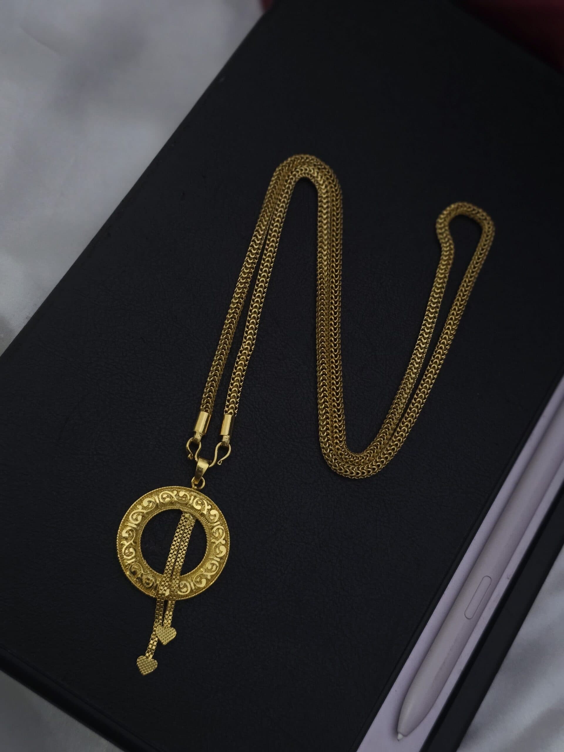 Premium foaming 28 inches flower type chain drops dollar chain
