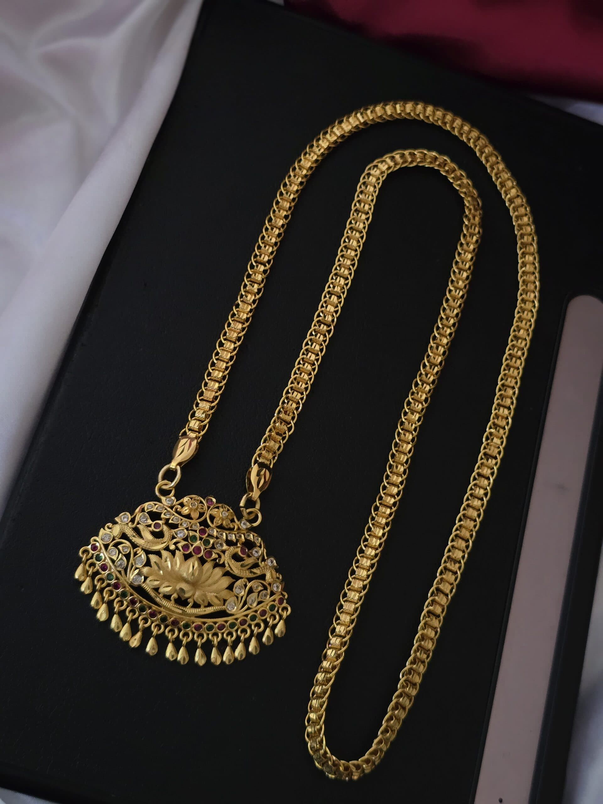 Premium 28 inches ad foaming dollar chain