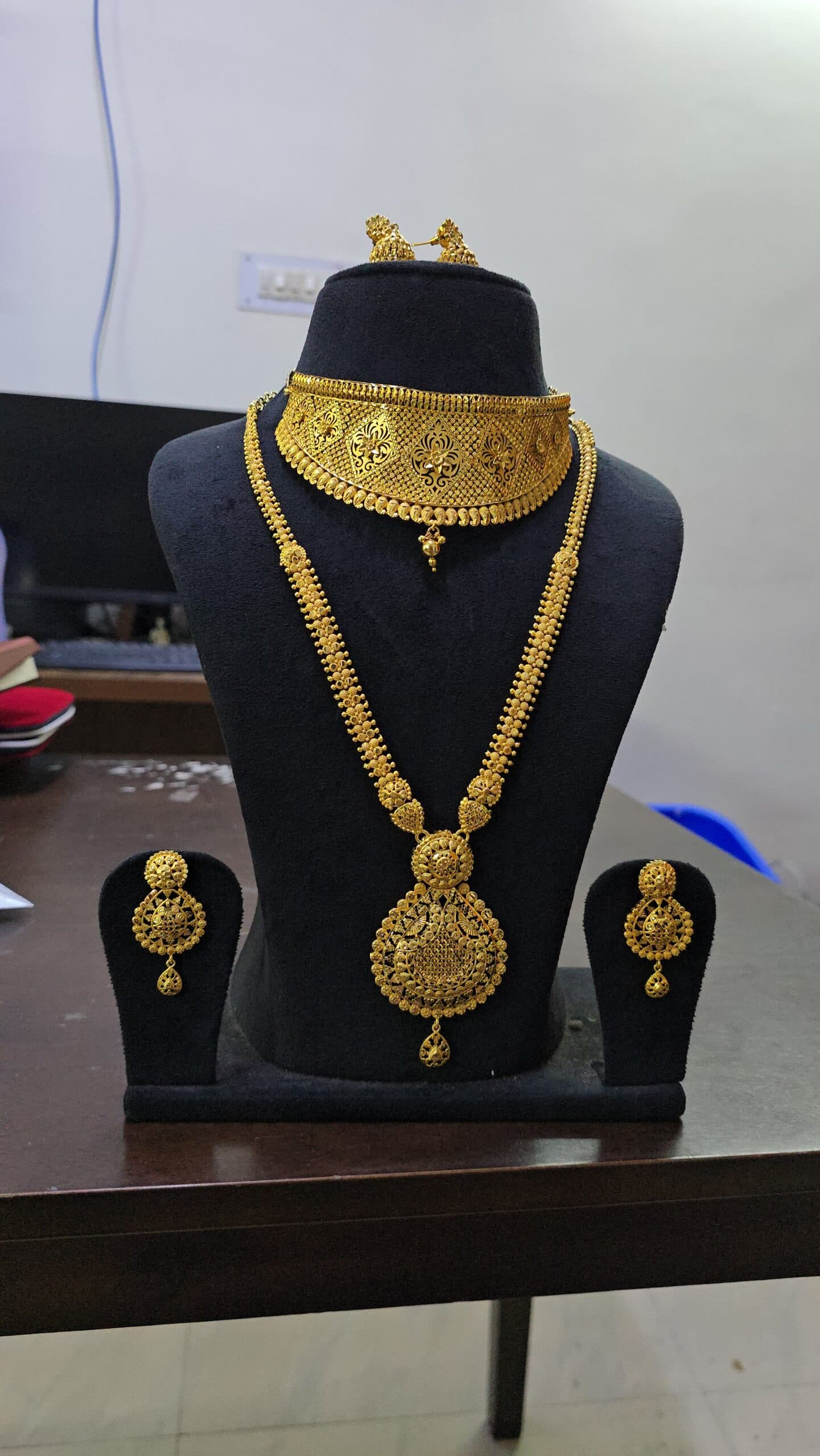 Premium foaming choker comes haram with jhumka
