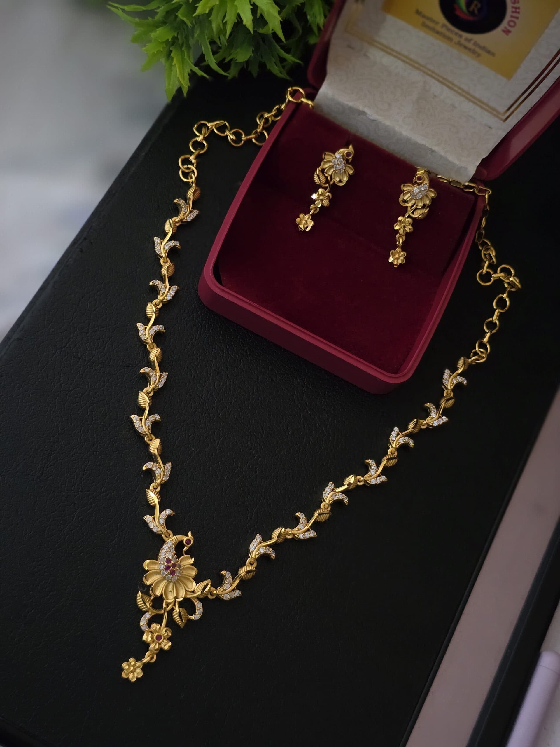 Premium foaming AD necklace