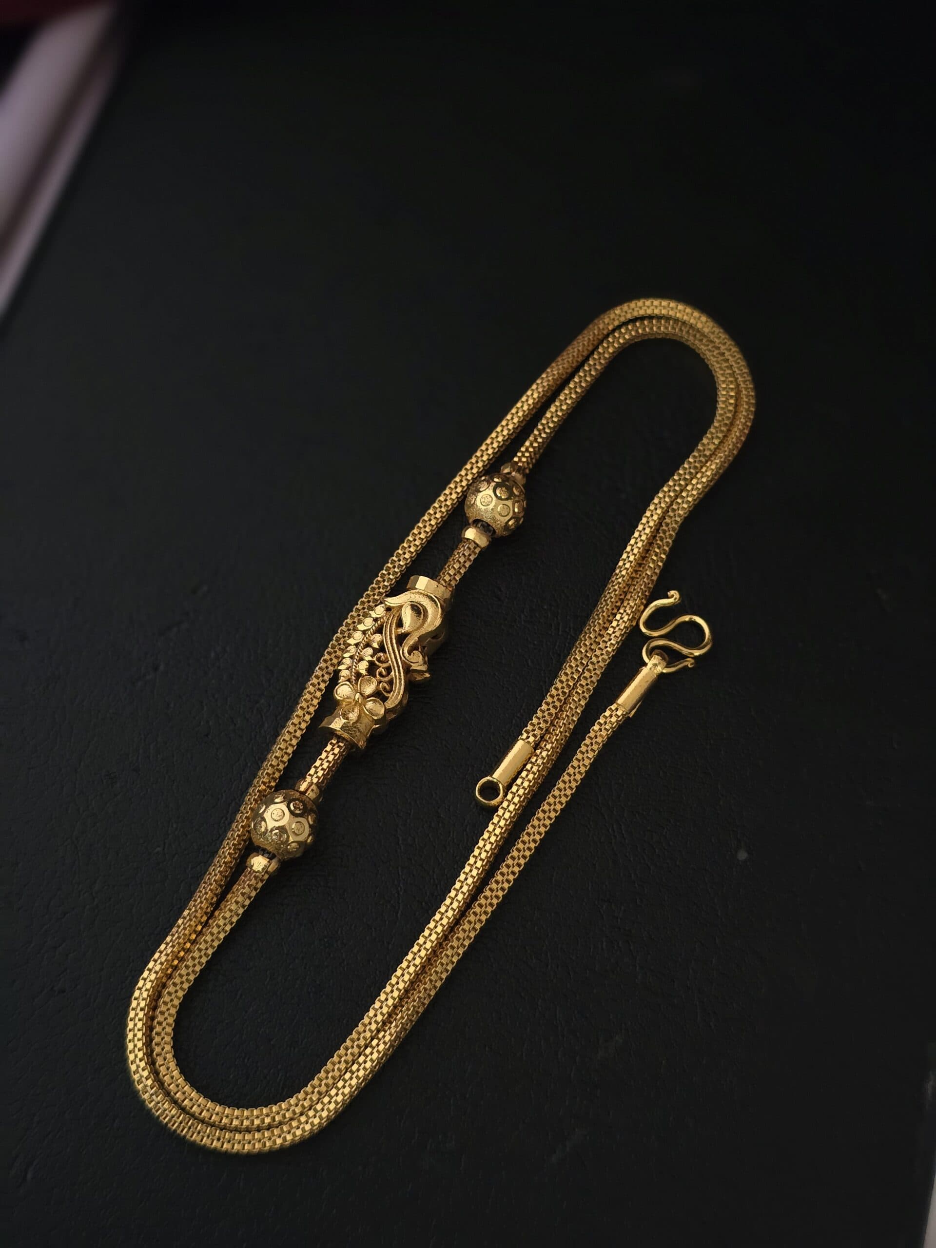 Premium foaming reversible peacock mugappu chain