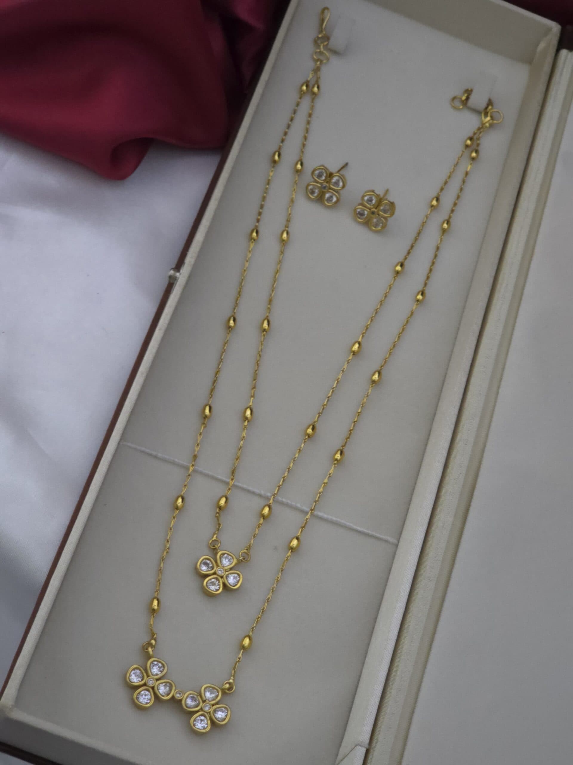 Premium ad double layer long chain comes kemp pendant