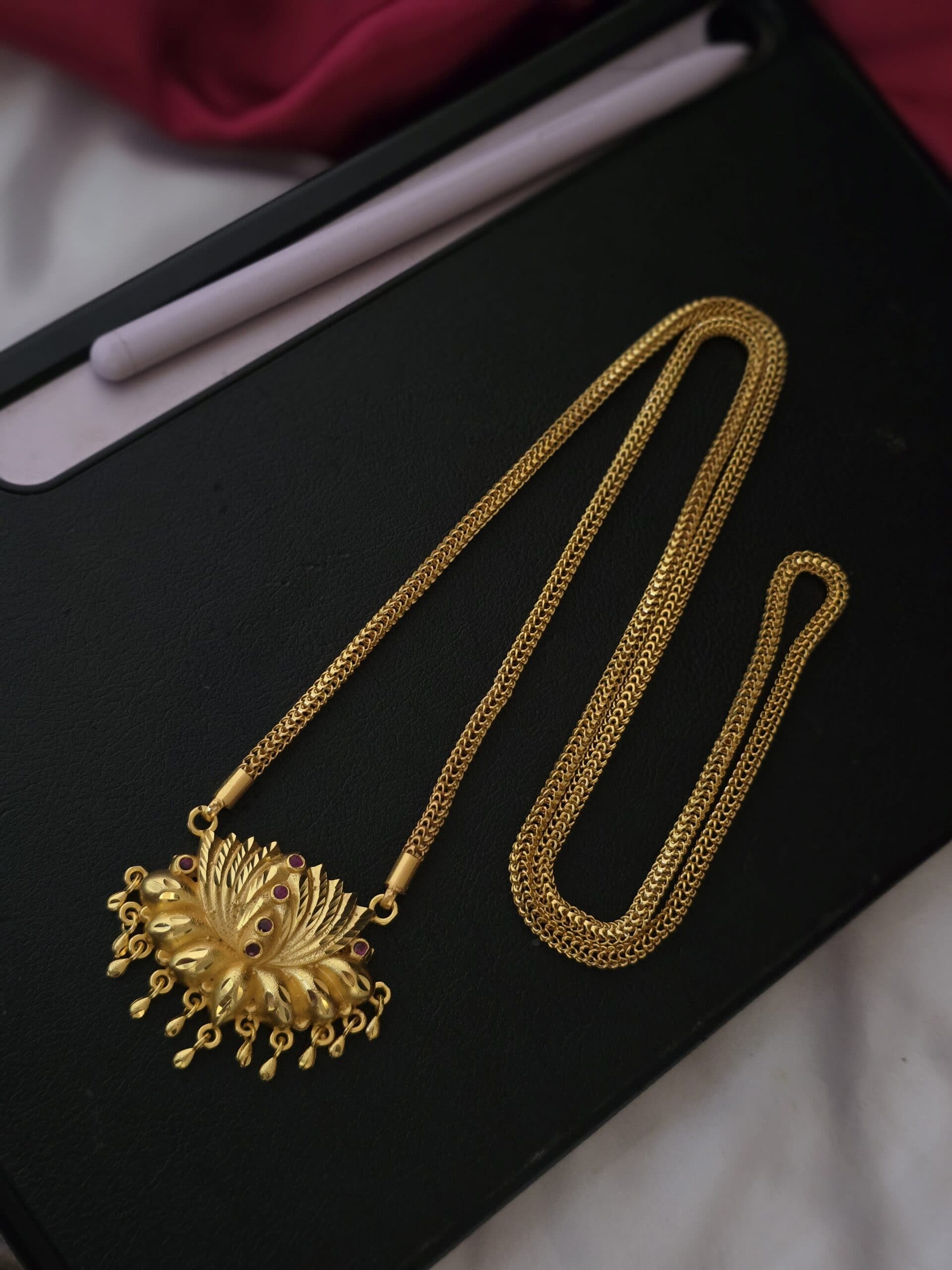 Premium foaming 28 inches lotus dollar chain