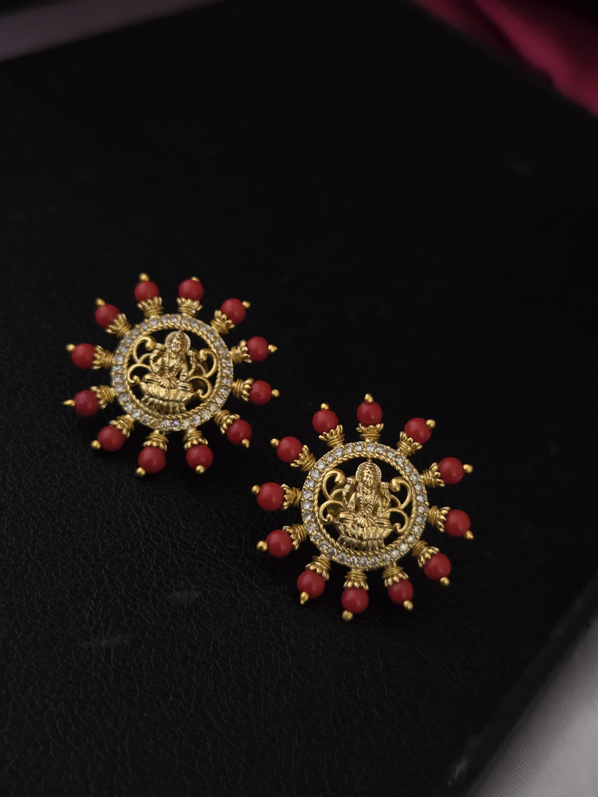 Premium matt coral pearl stud