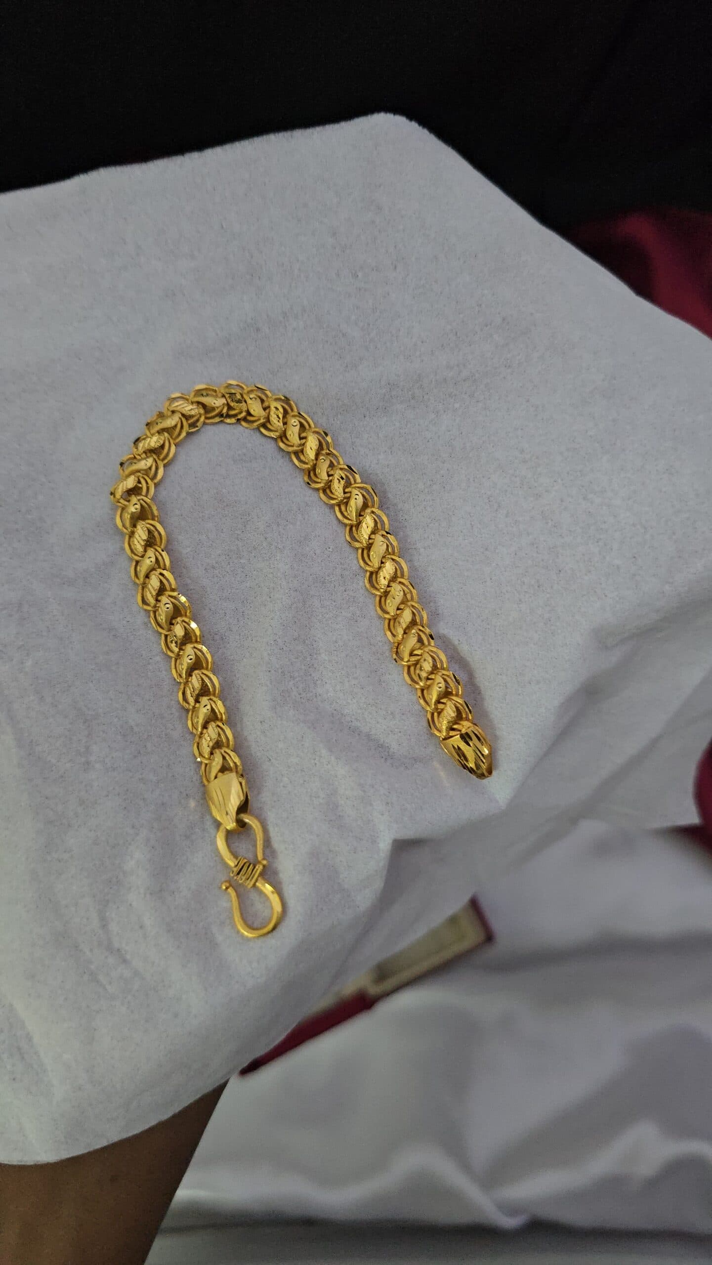 Premium foaming bracelet