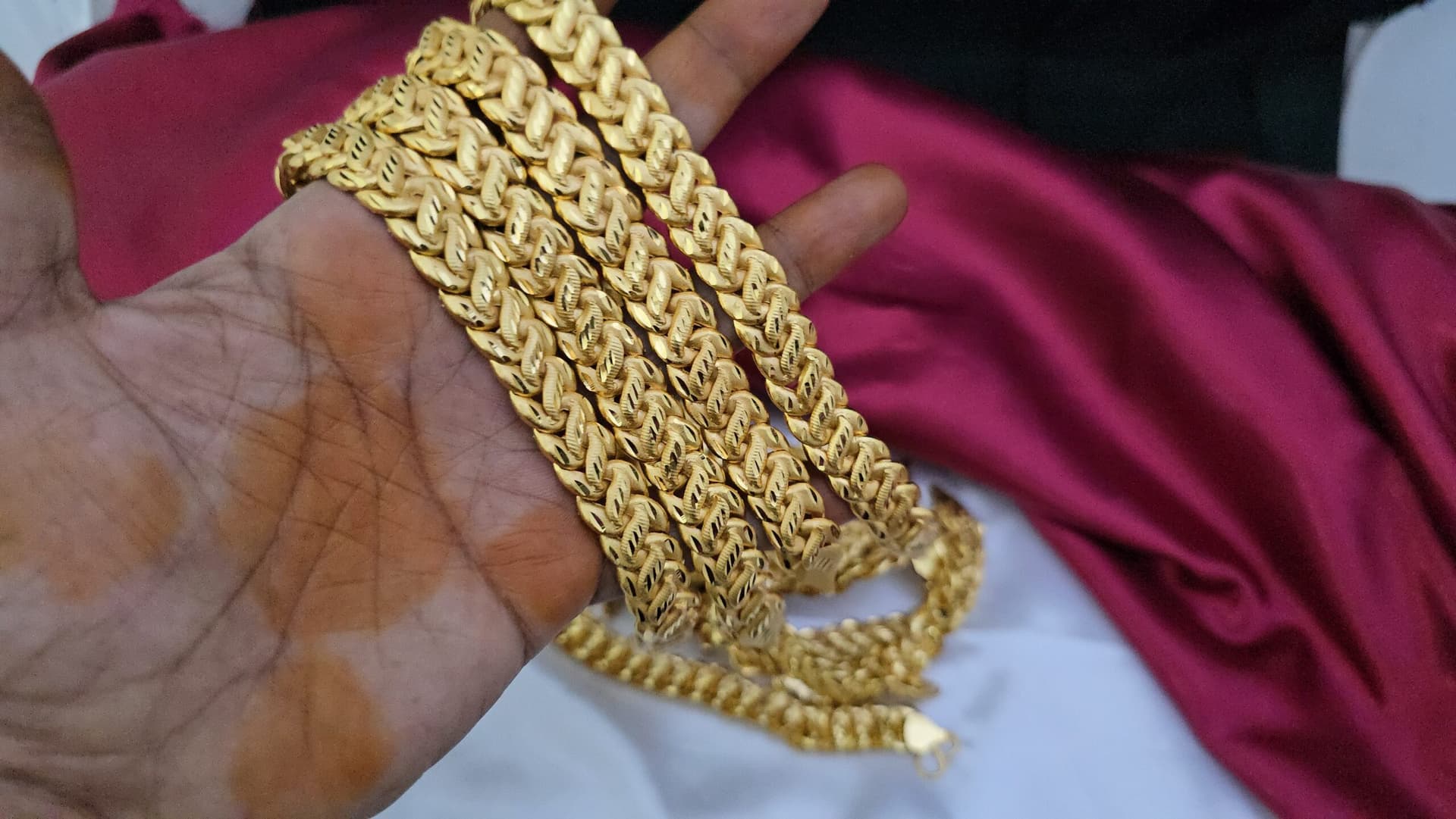 Premium foaming s type real gold tone mens bracelet