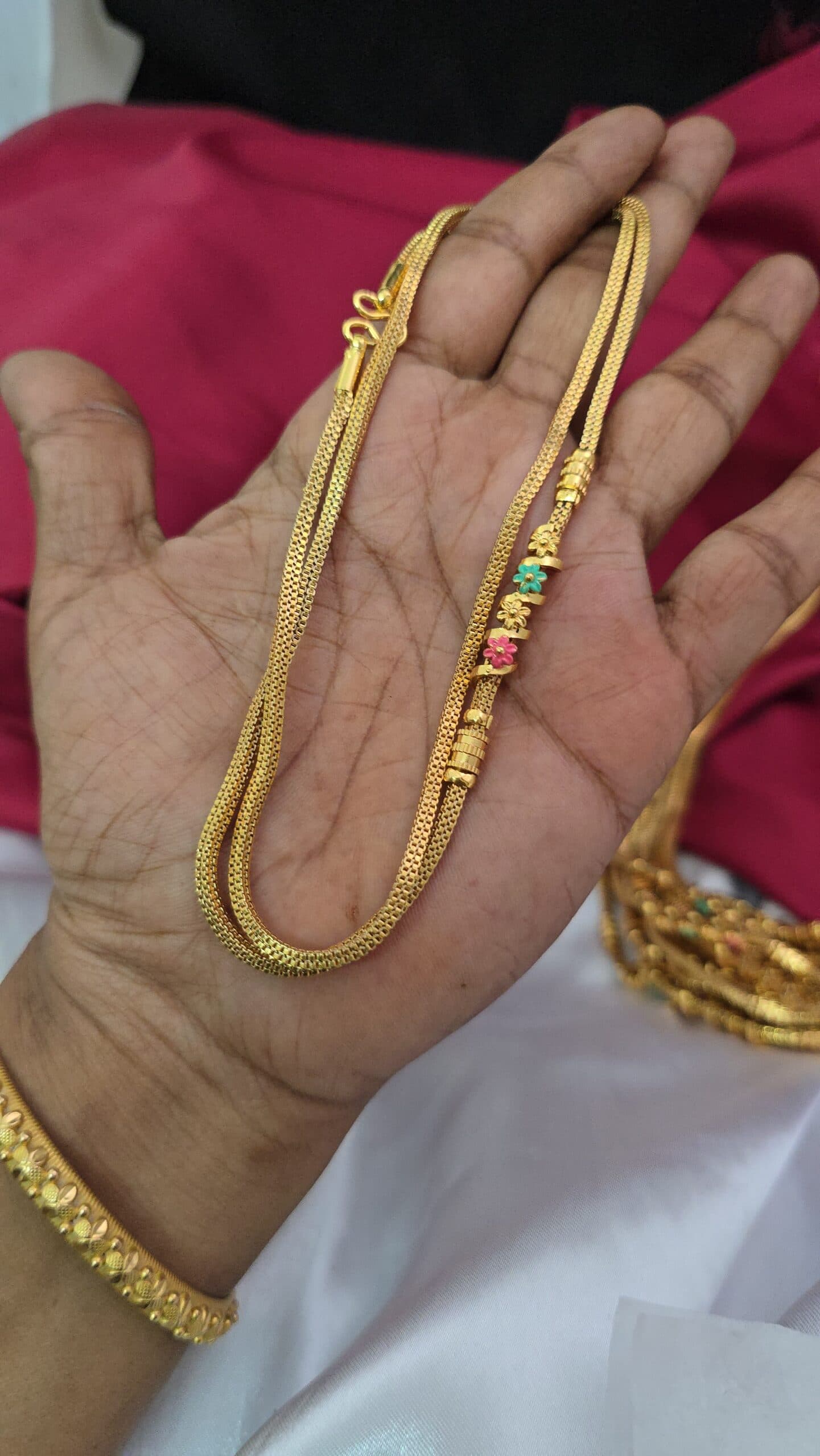 Foaming enamel flower type mugappu chain