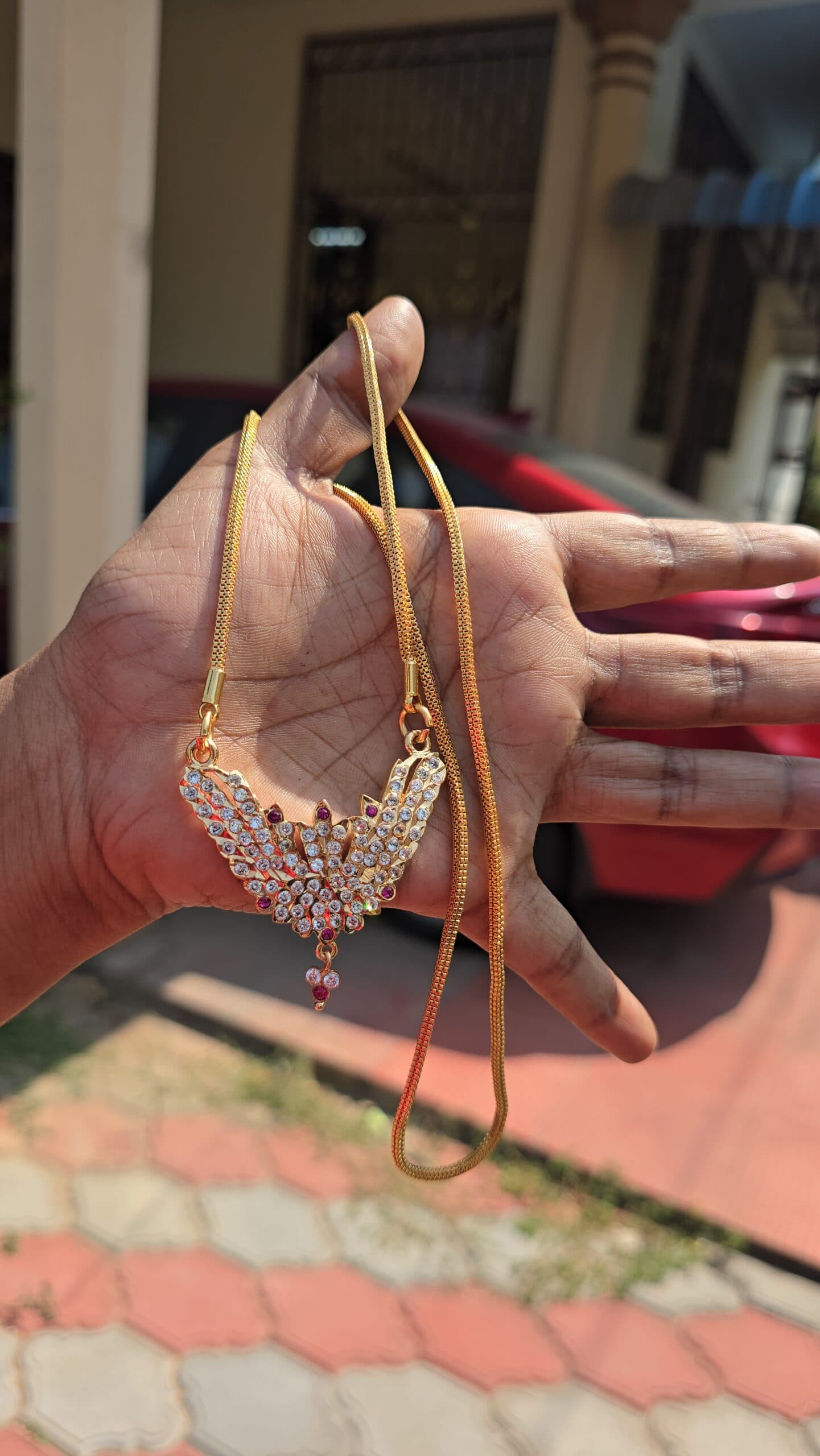 Premium 28 inches impon v dollar chain