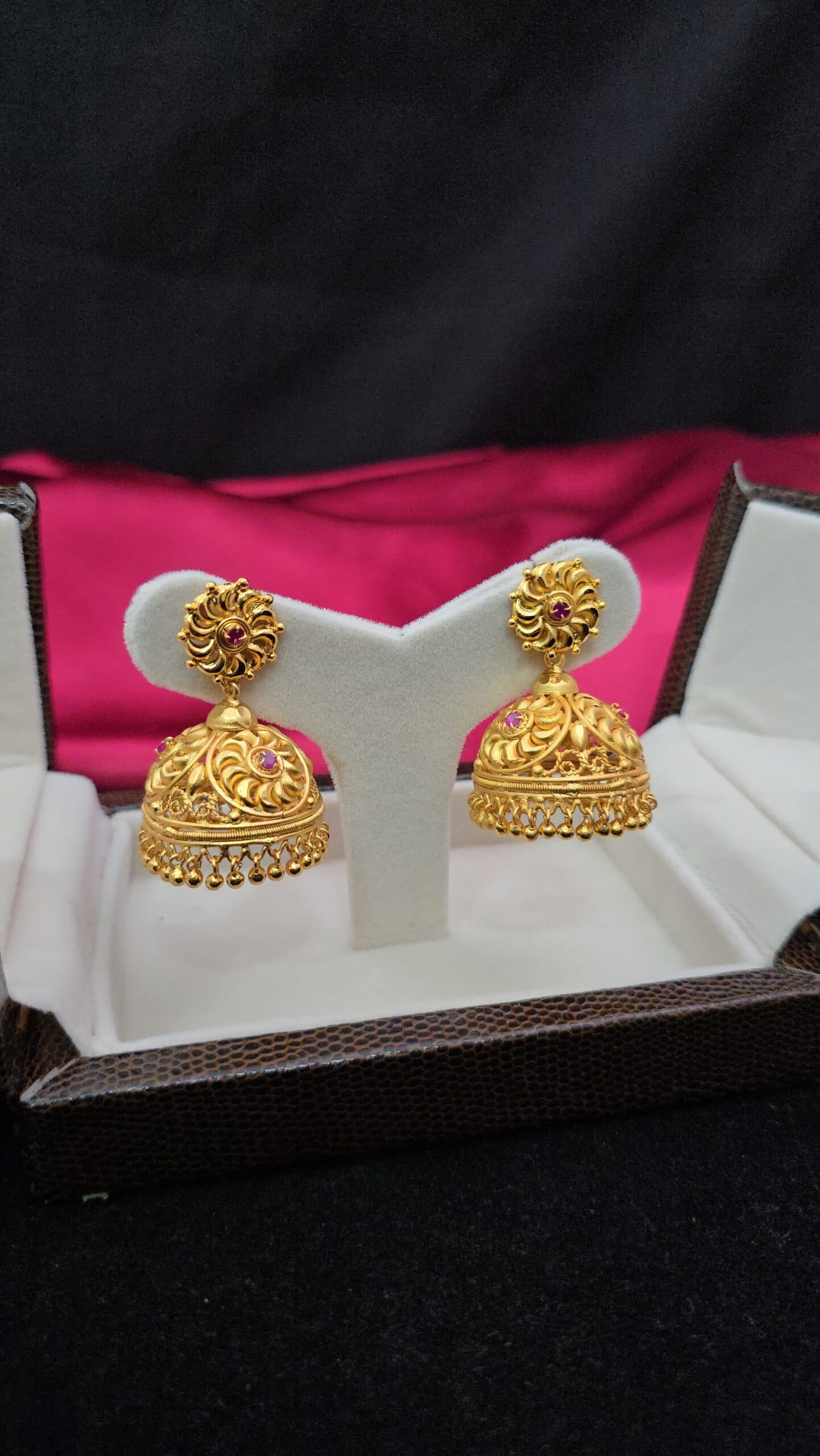 Foaming ruby big detachable jhumka