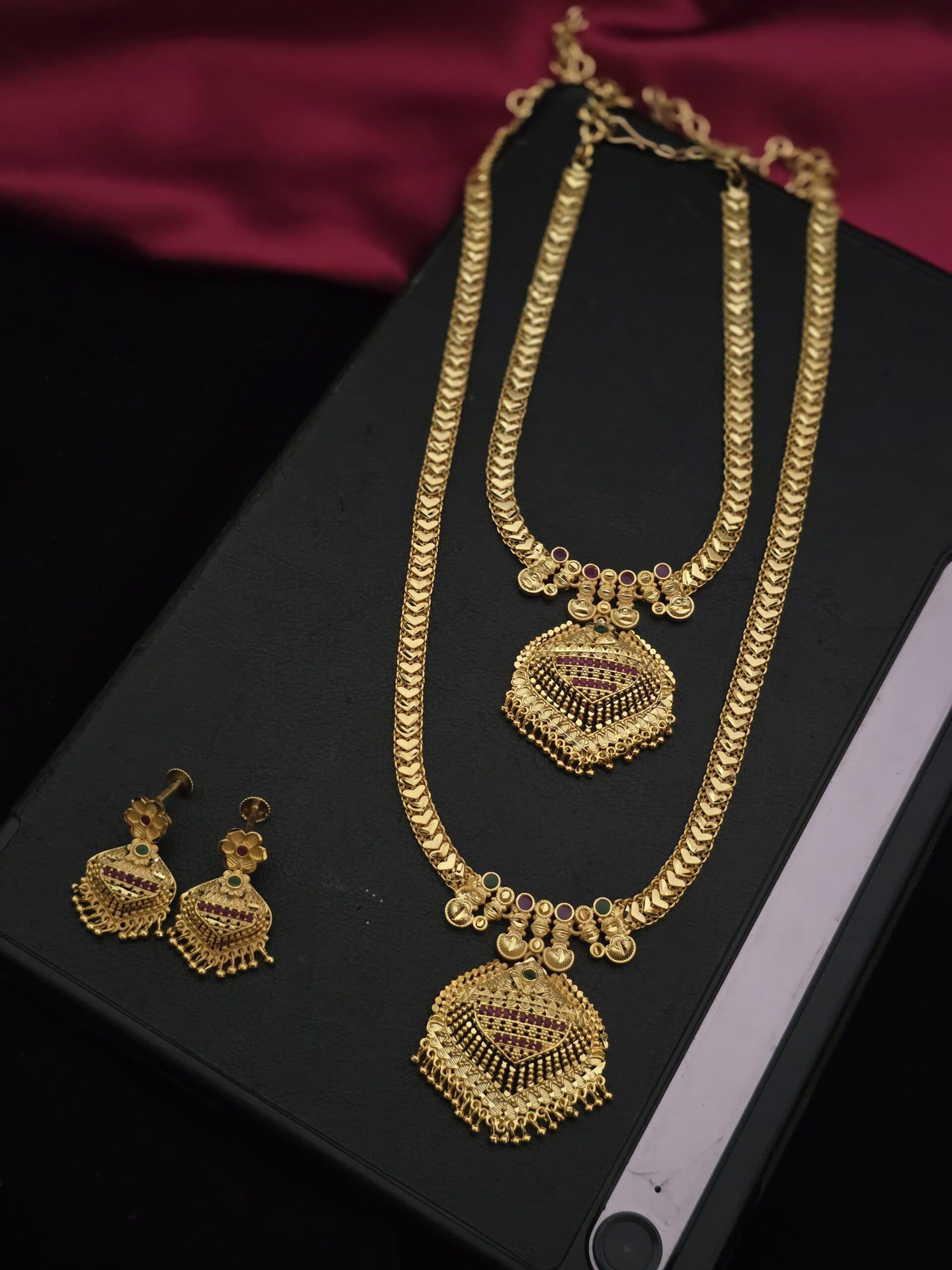 Premium foaming heart design wedding combo necklace haram with stud