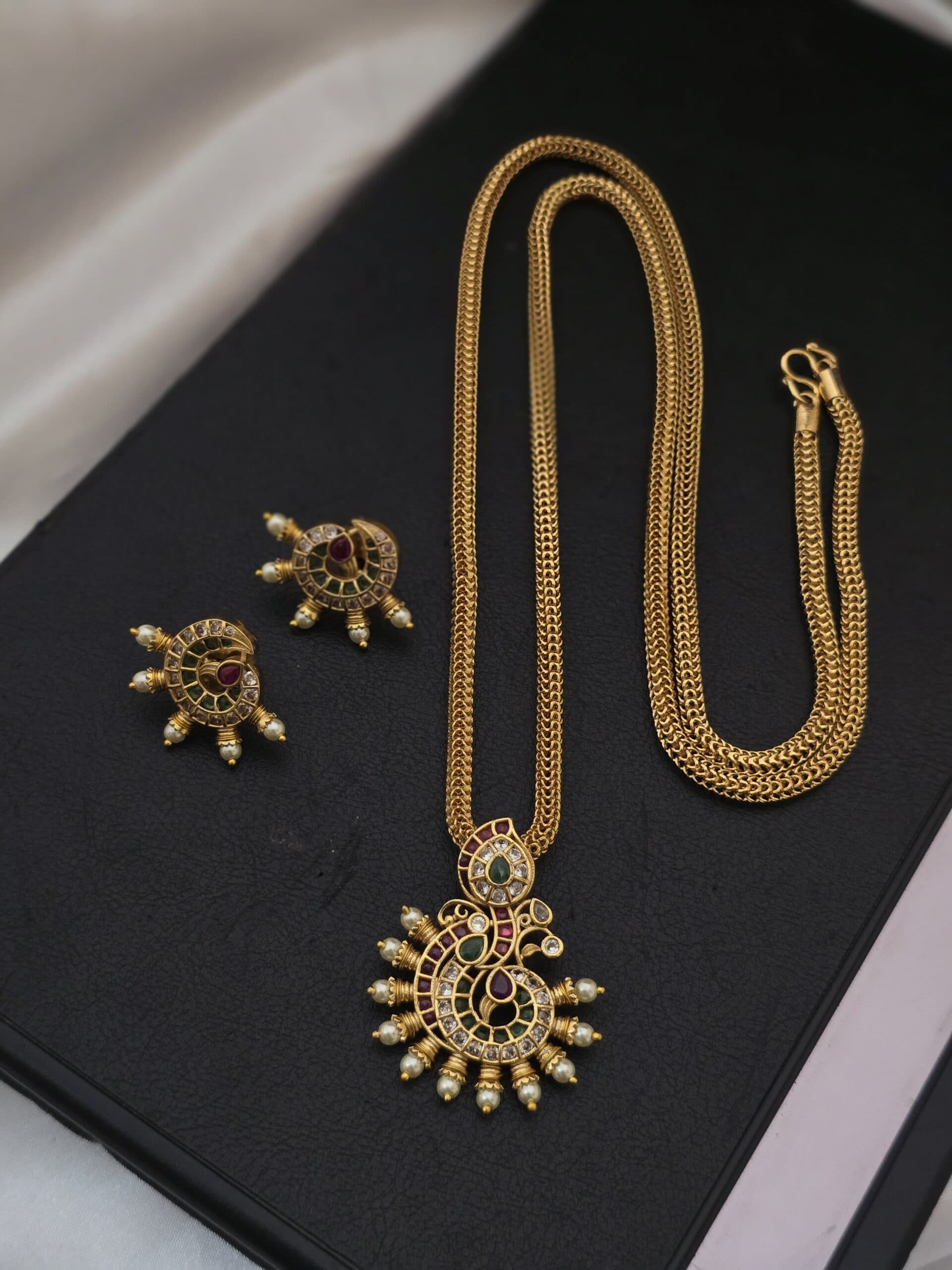 Premium mat 28 inches kemp dollar chain comes earing