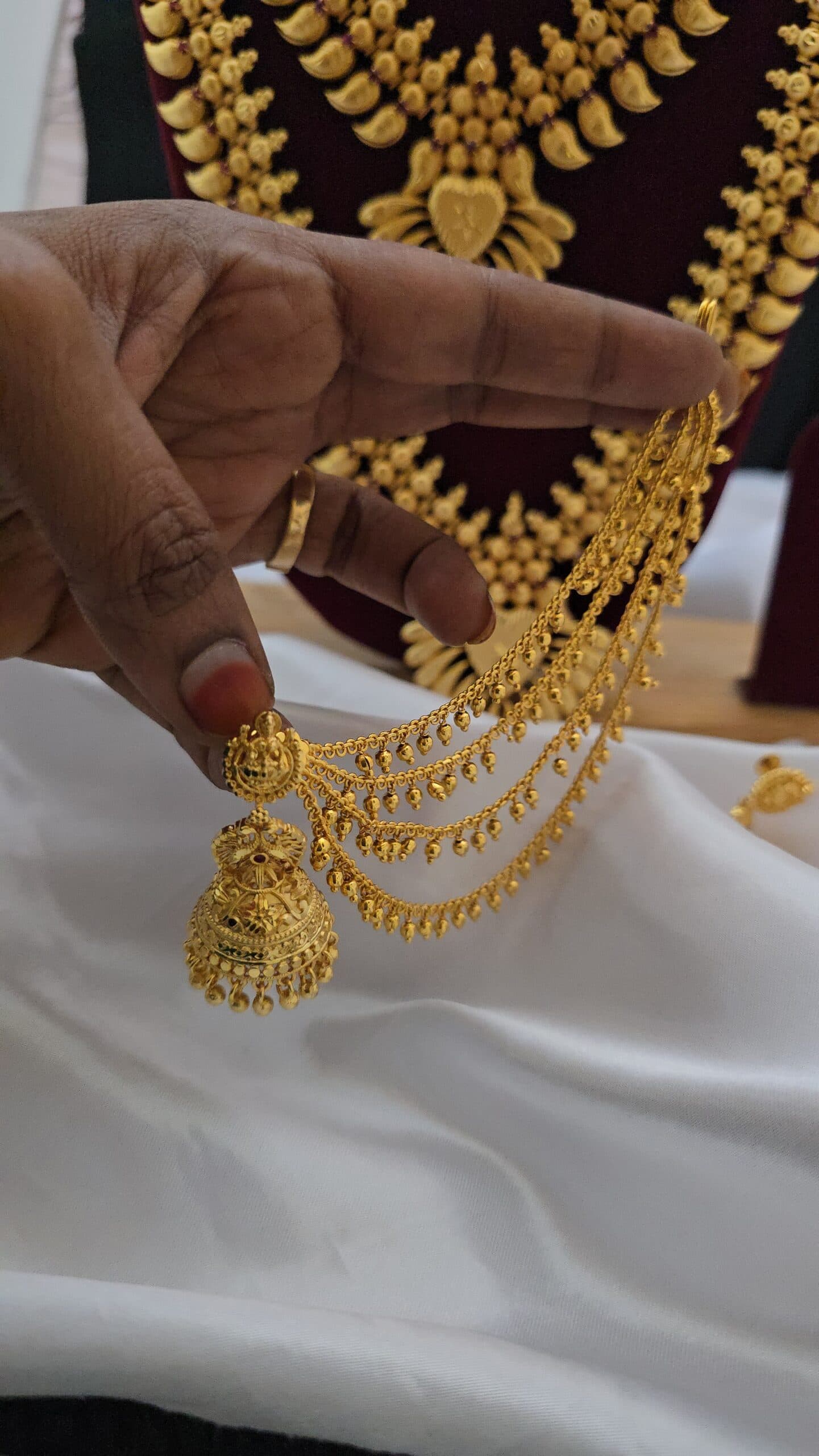 Premium gold look foaming jhumka with 4 line mattal