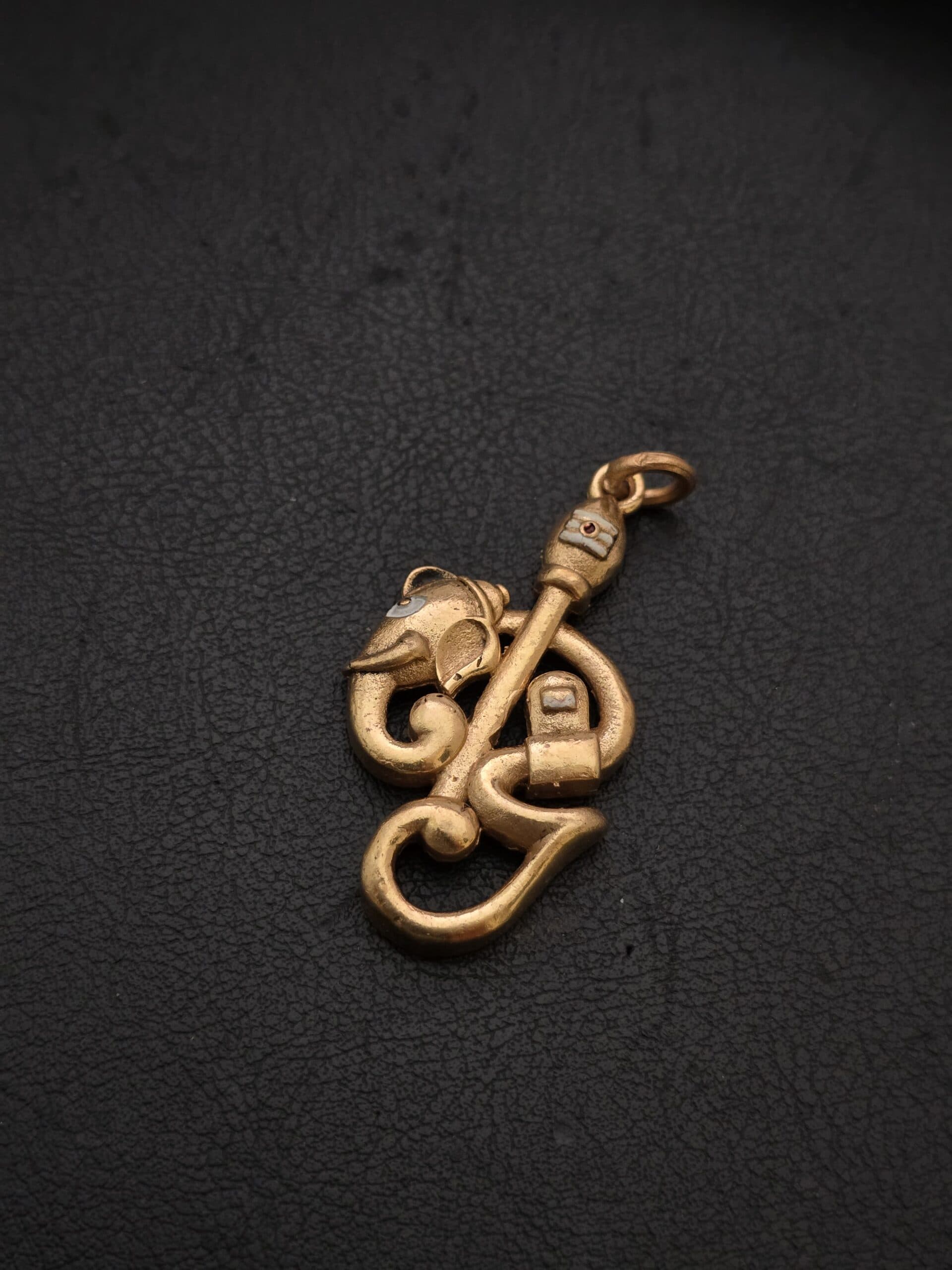 Premium impon om vinayagar locket