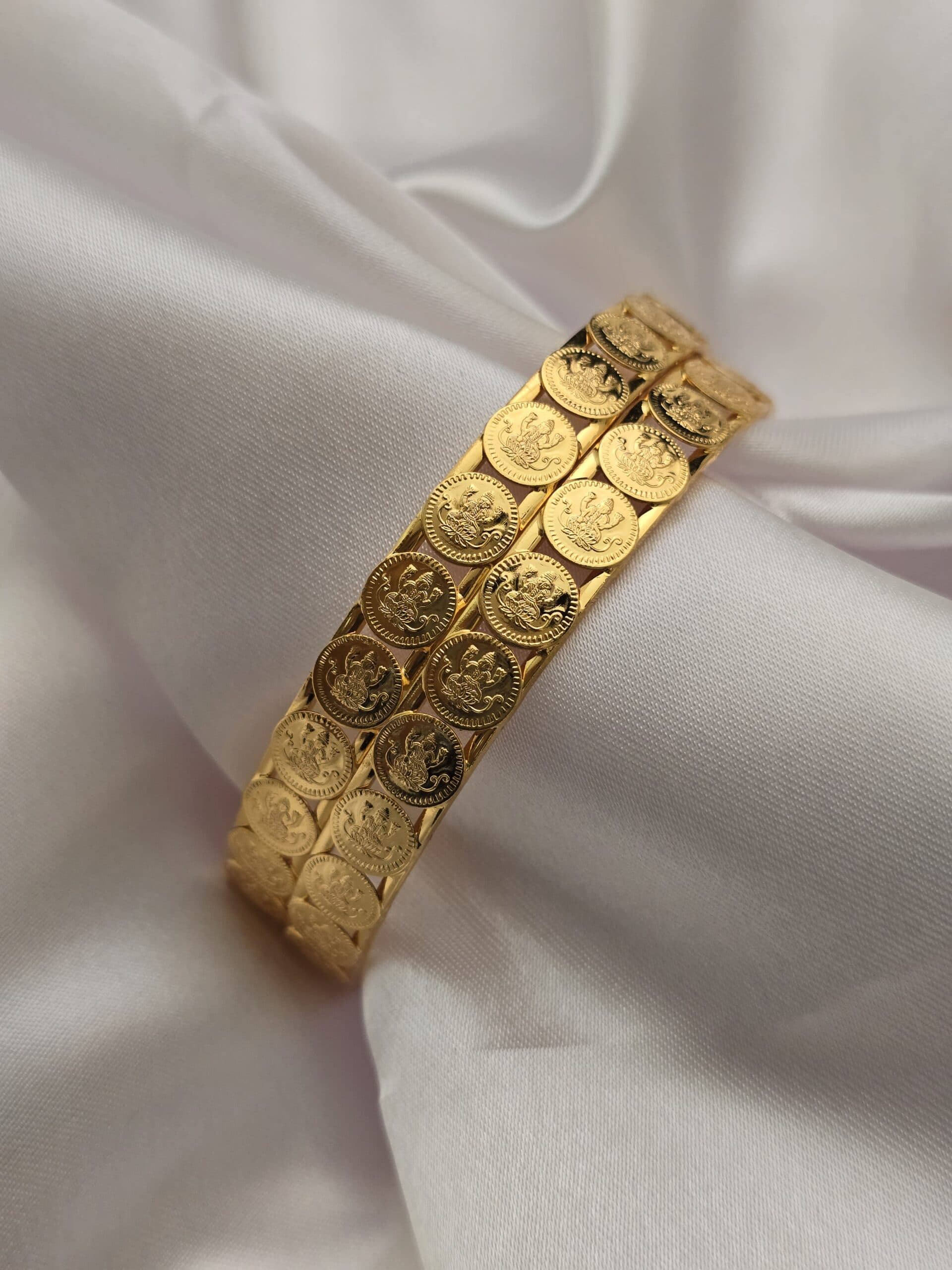 Premium foaming lakshmi coin bangle